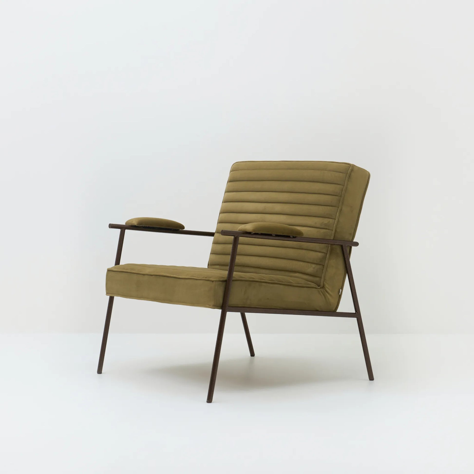 ZEPLIN LOUNGE CHAIR