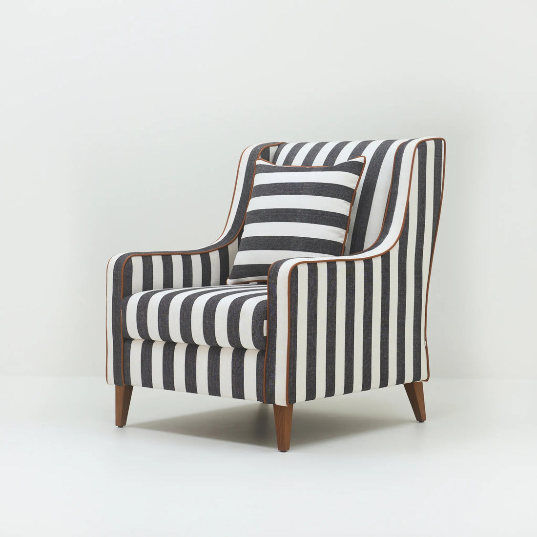 TEA LOUNGE CHAIR