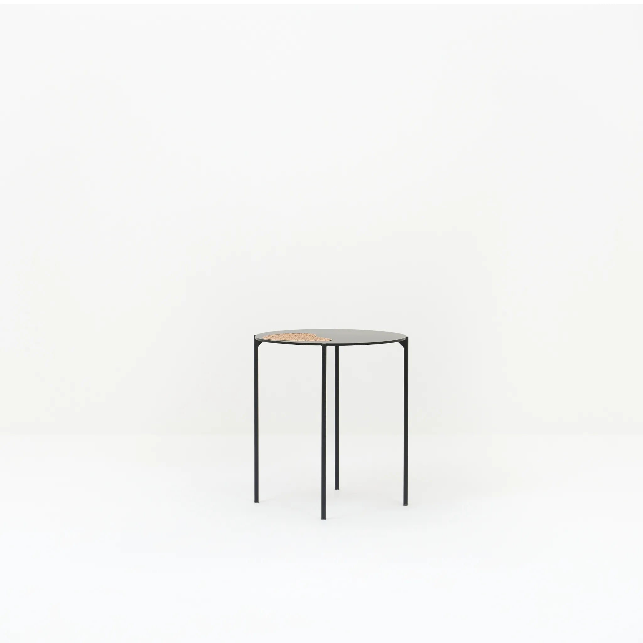 MOBO CIRCLE SIDE TABLE