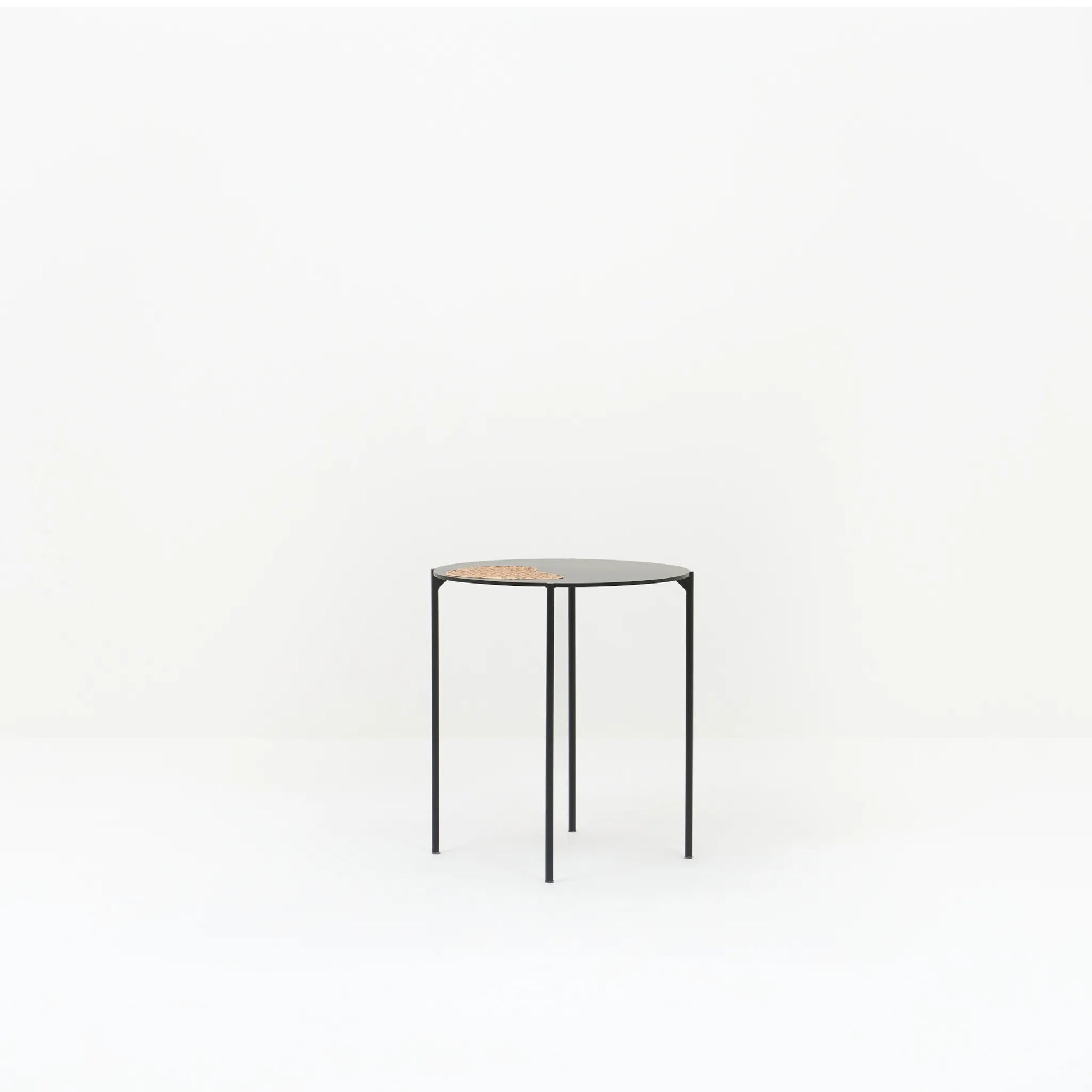 MOBO CIRCLE SIDE TABLE