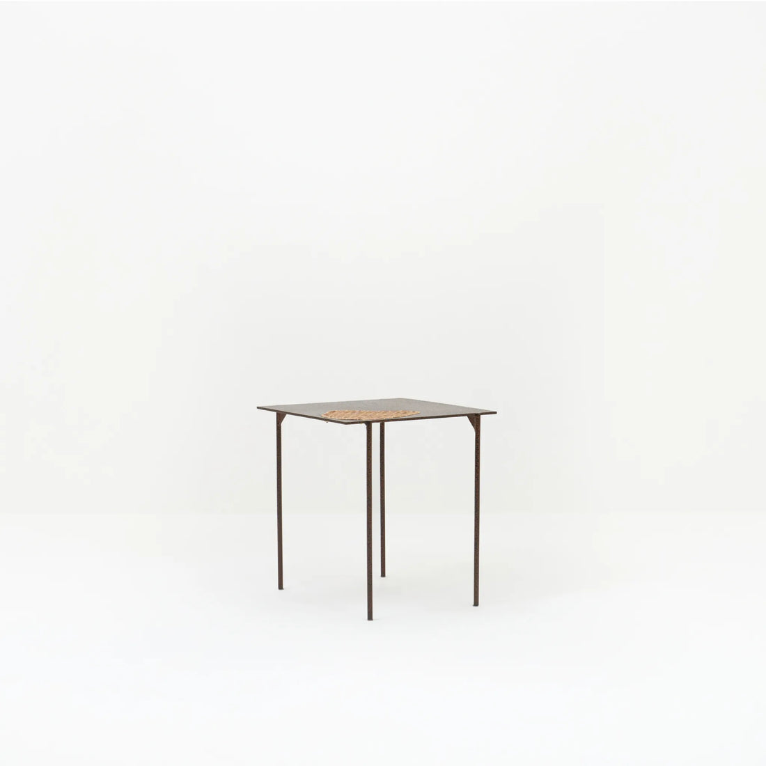 MOBO SQUARE SIDE TABLE