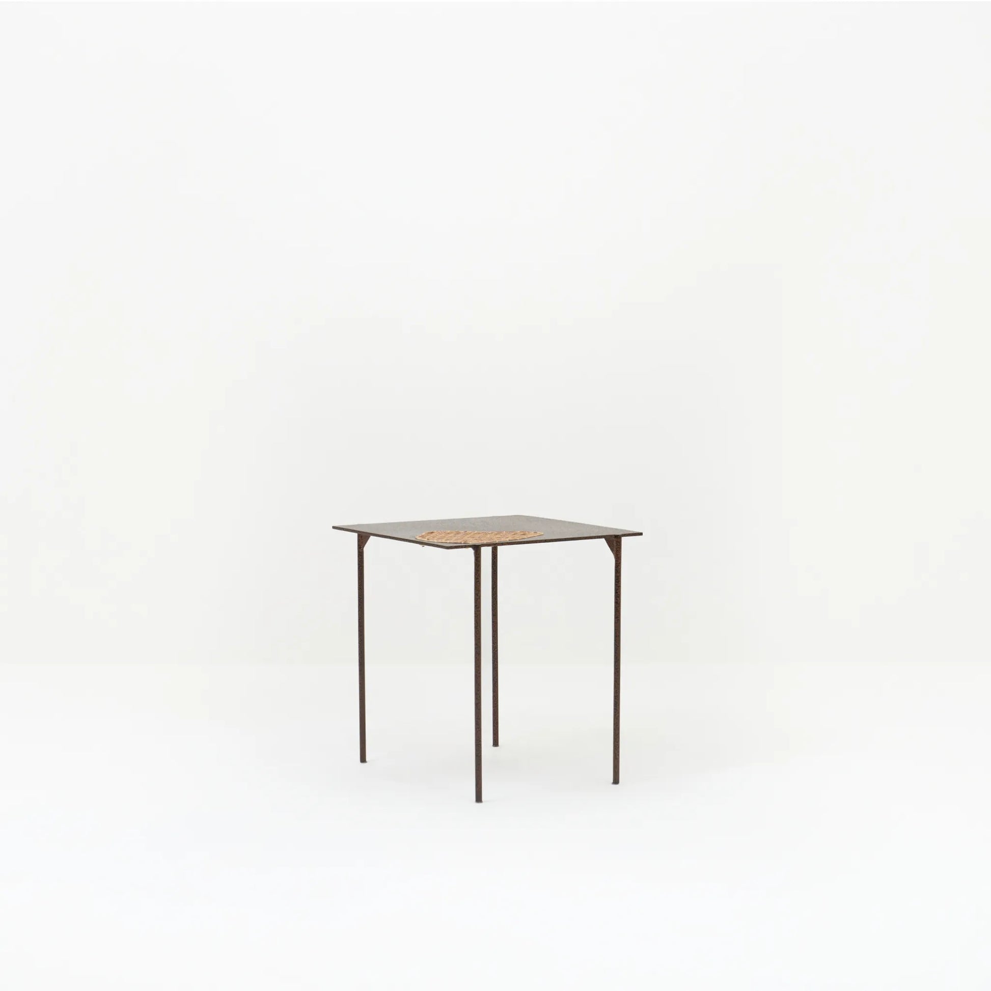 MOBO SQUARE SIDE TABLE