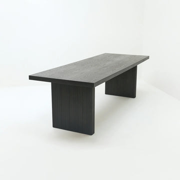 RYGA DINING TABLE