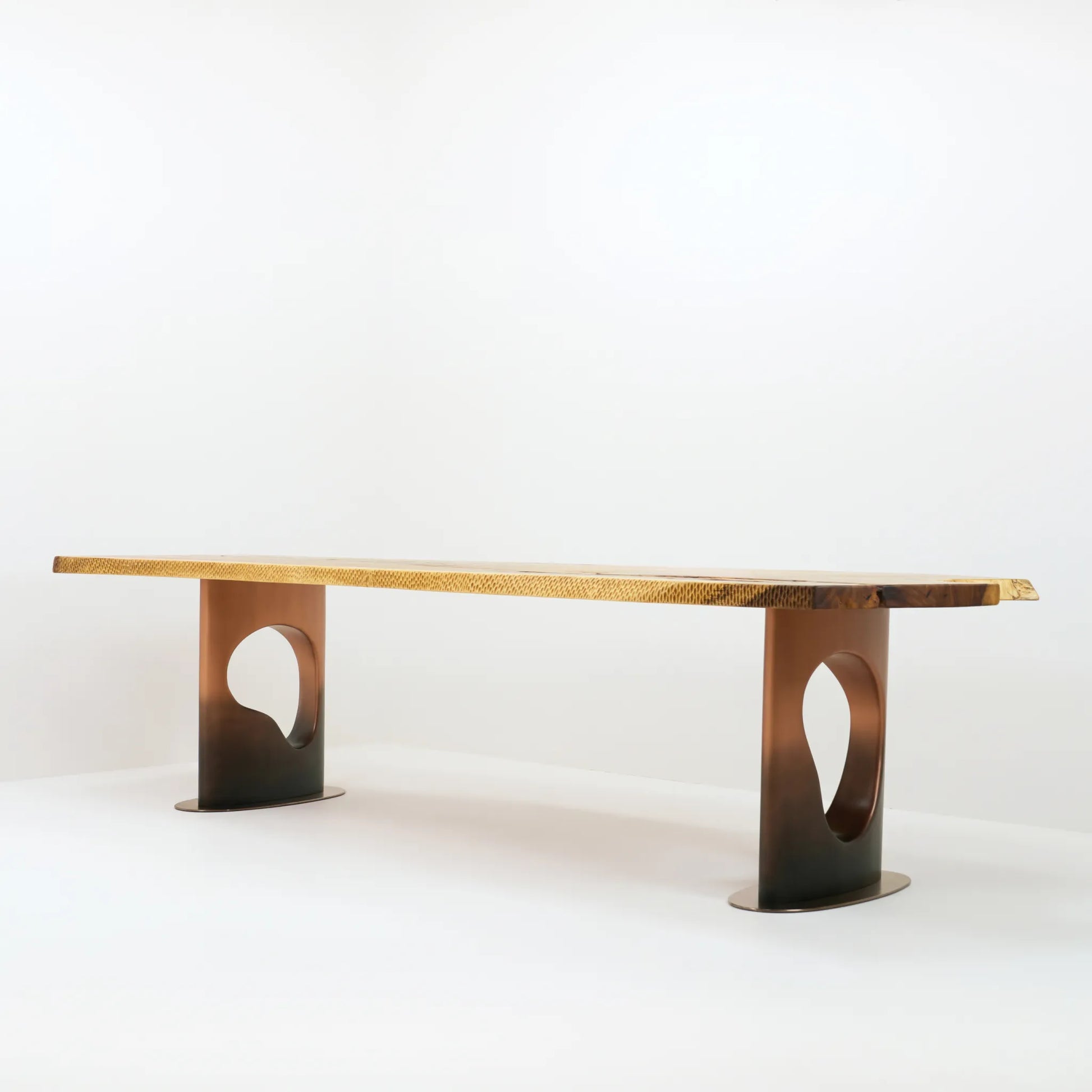 NANYUKI DINING TABLE