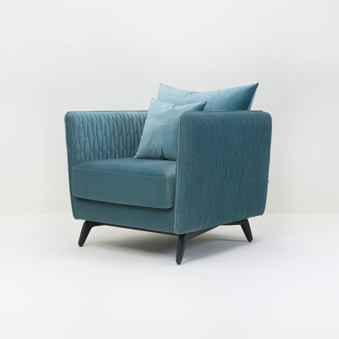 BRAED LOUNGE CHAIR