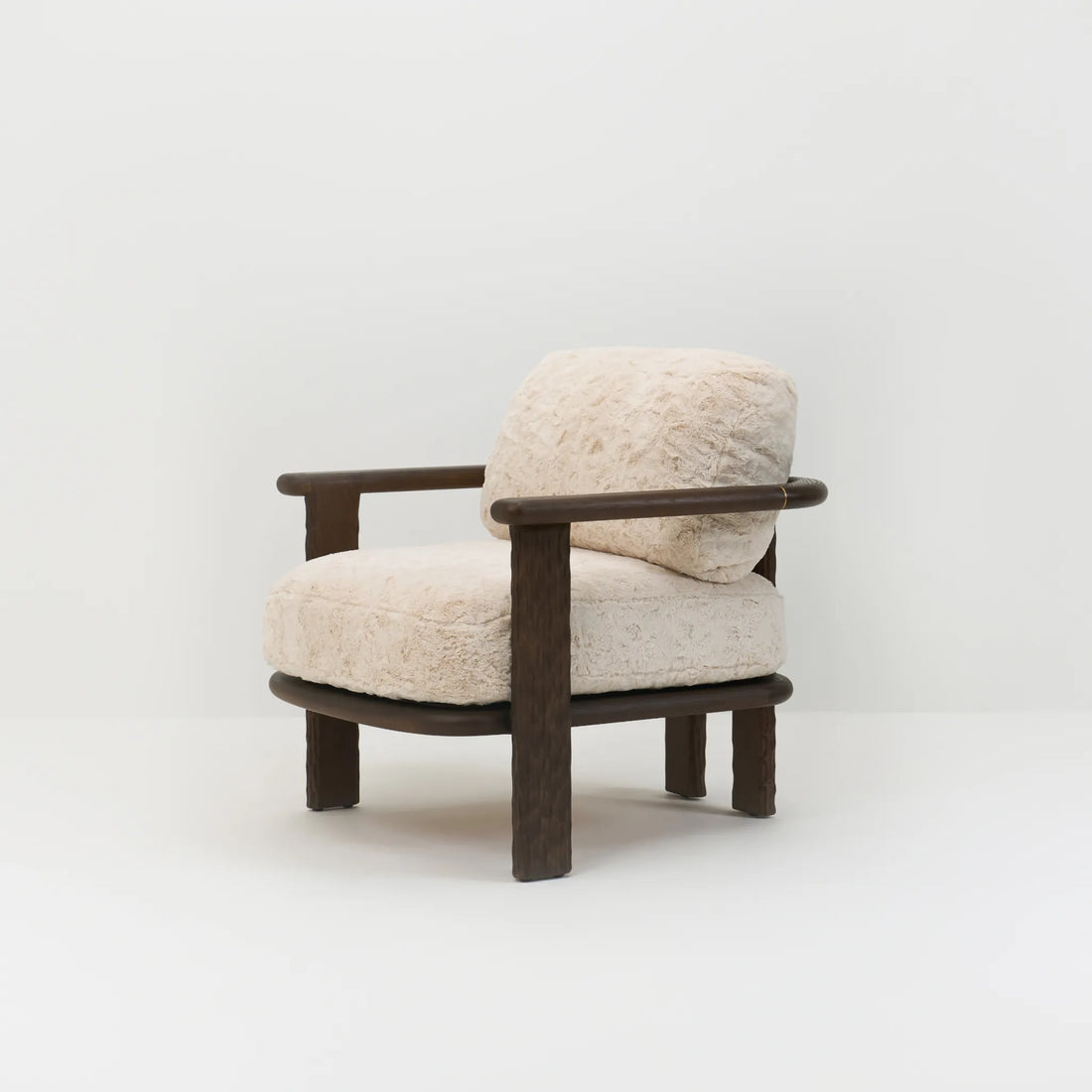 NANYUKI LOUNGE CHAIR | ALPHA