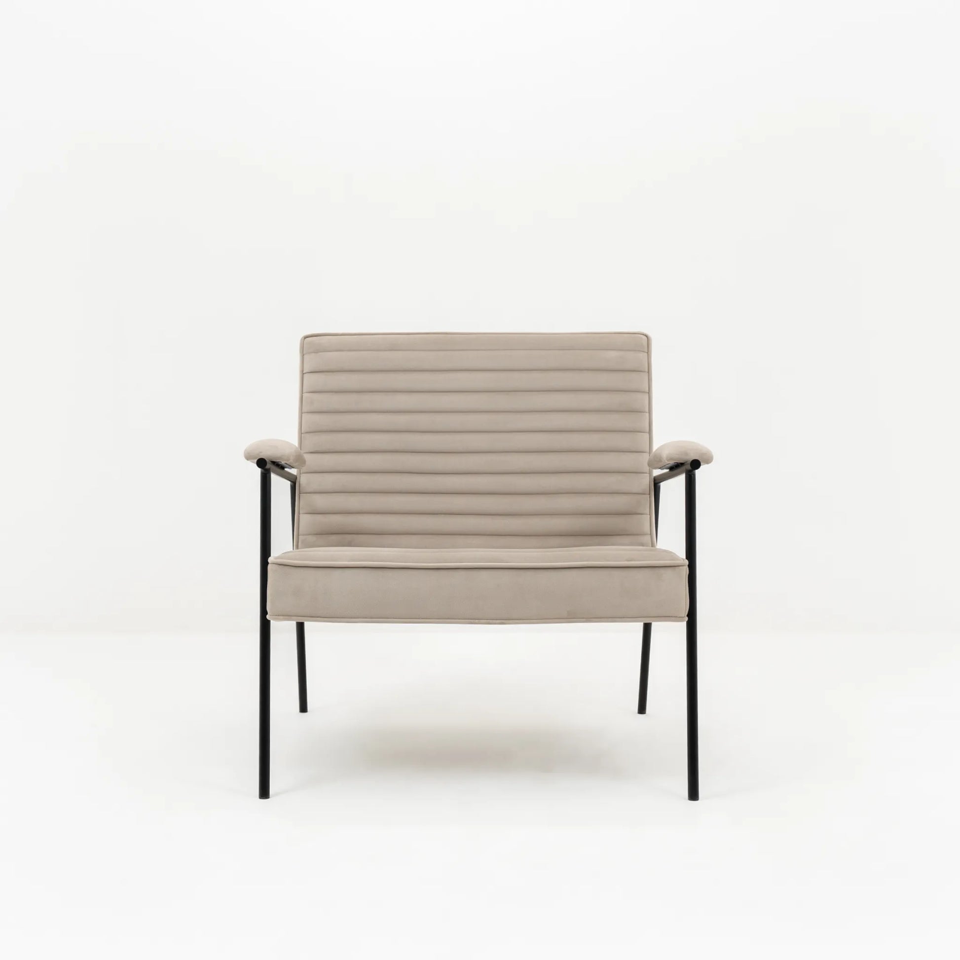 ZEPLIN LOUNGE CHAIR