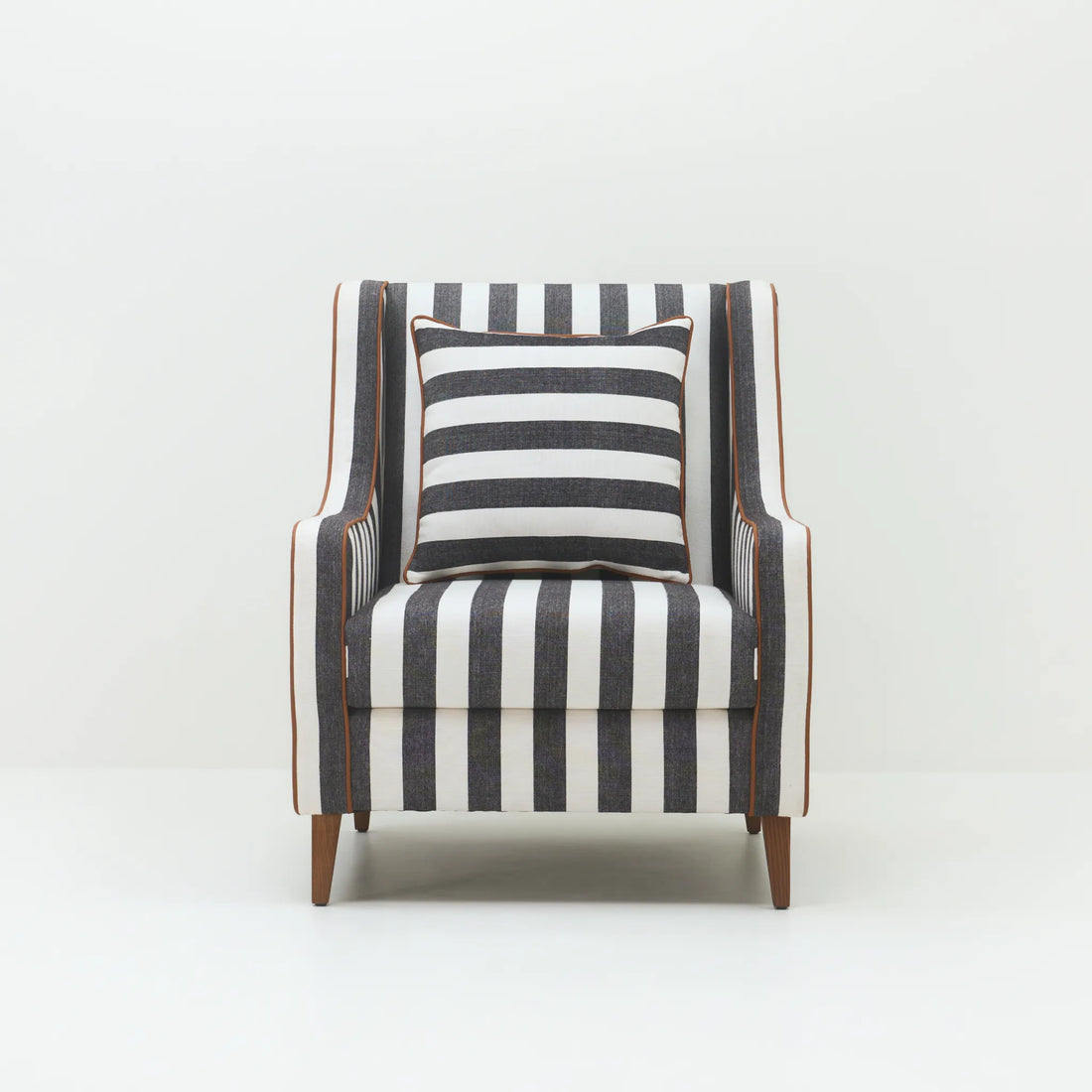 TEA LOUNGE CHAIR