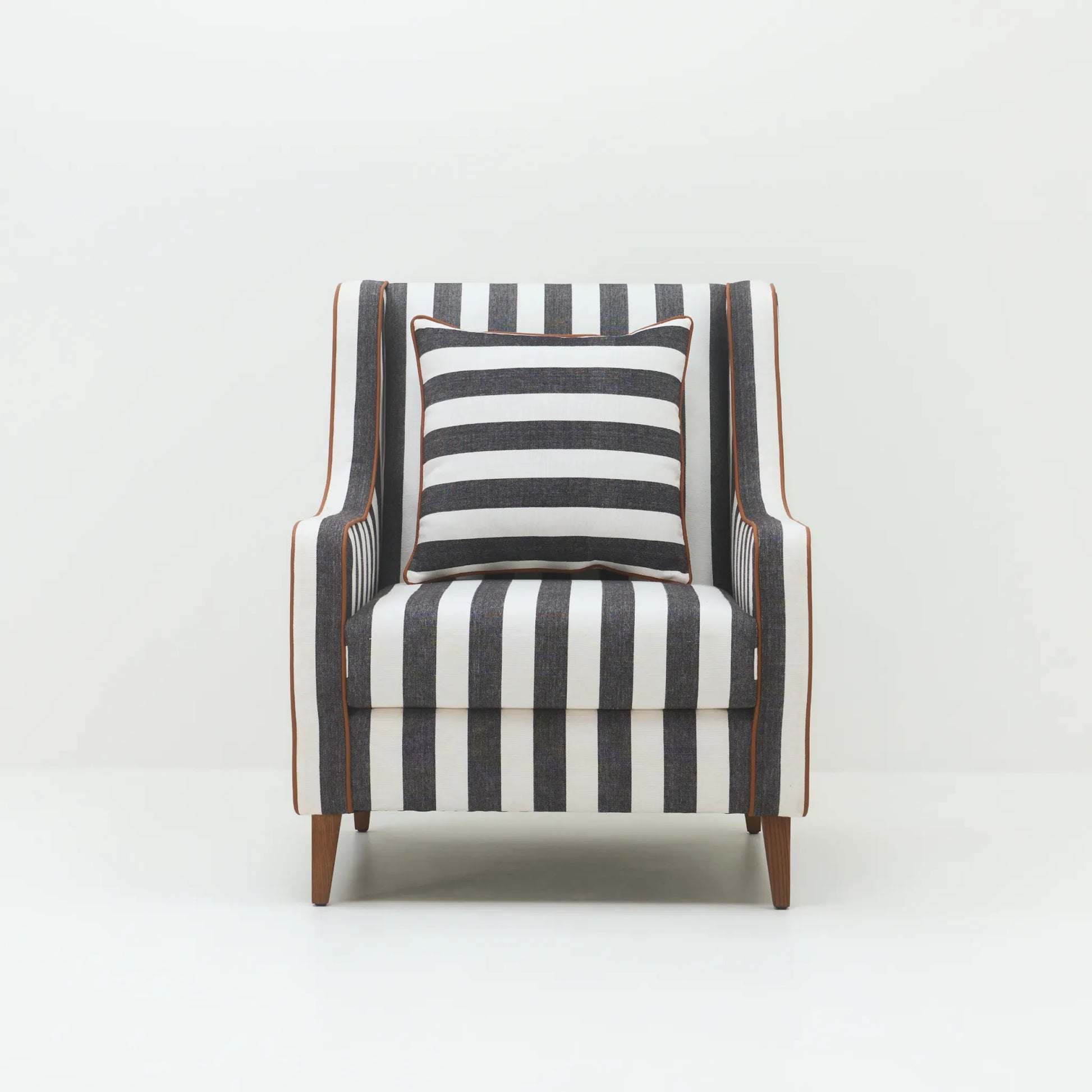 TEA LOUNGE CHAIR