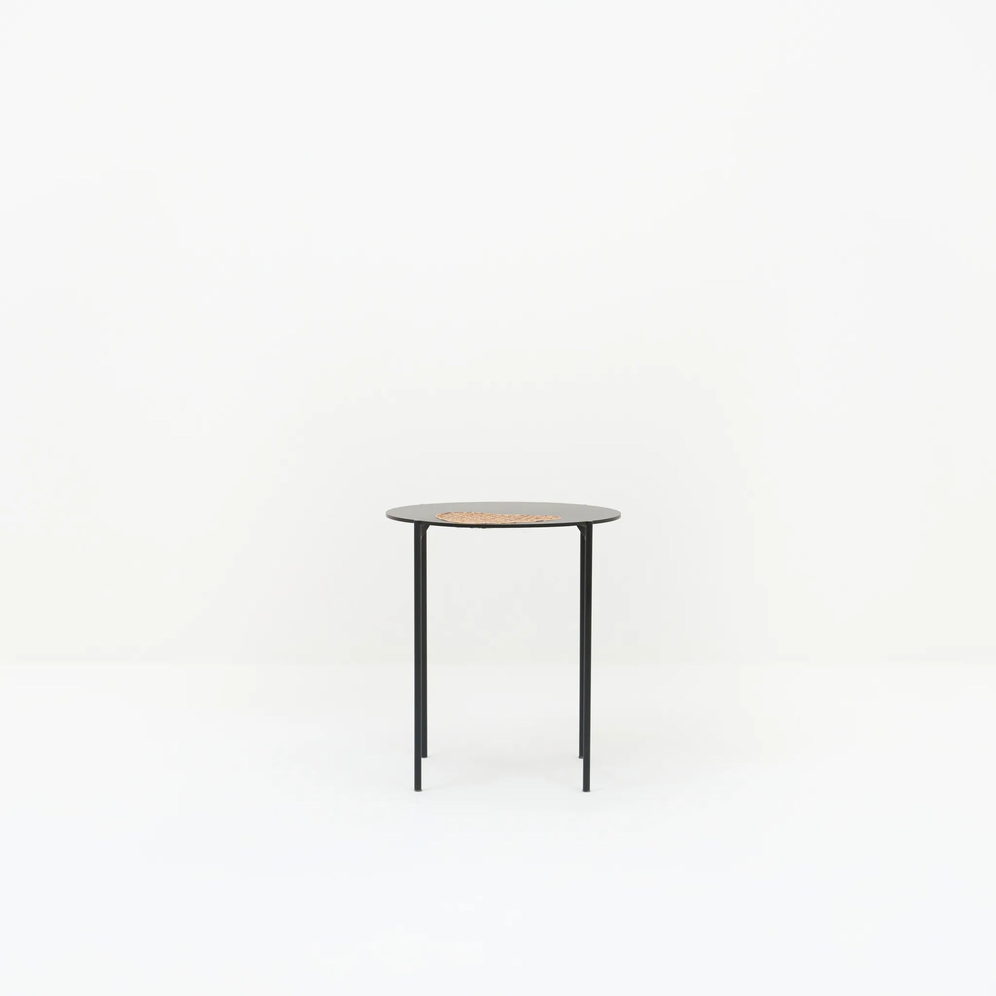 MOBO CIRCLE SIDE TABLE