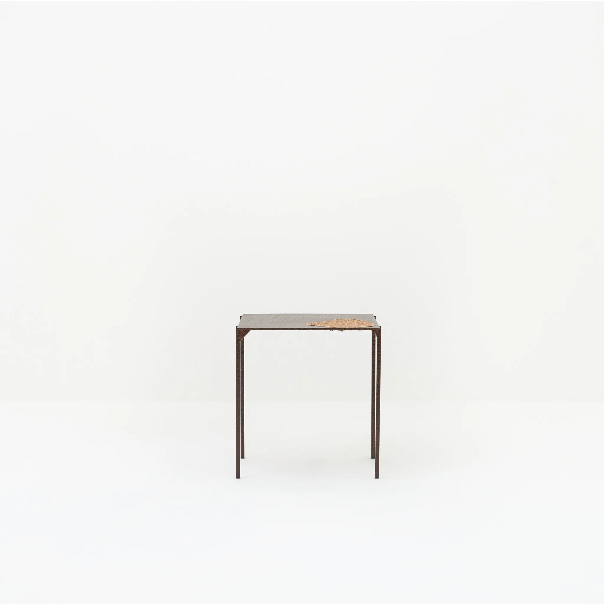 MOBO SQUARE SIDE TABLE