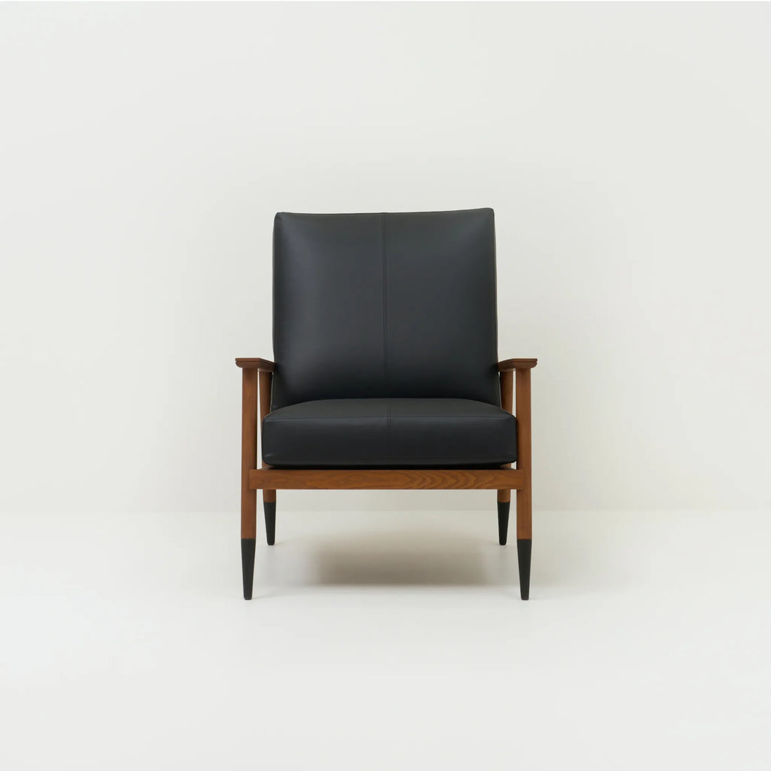 BAWA LOUNGE CHAIR