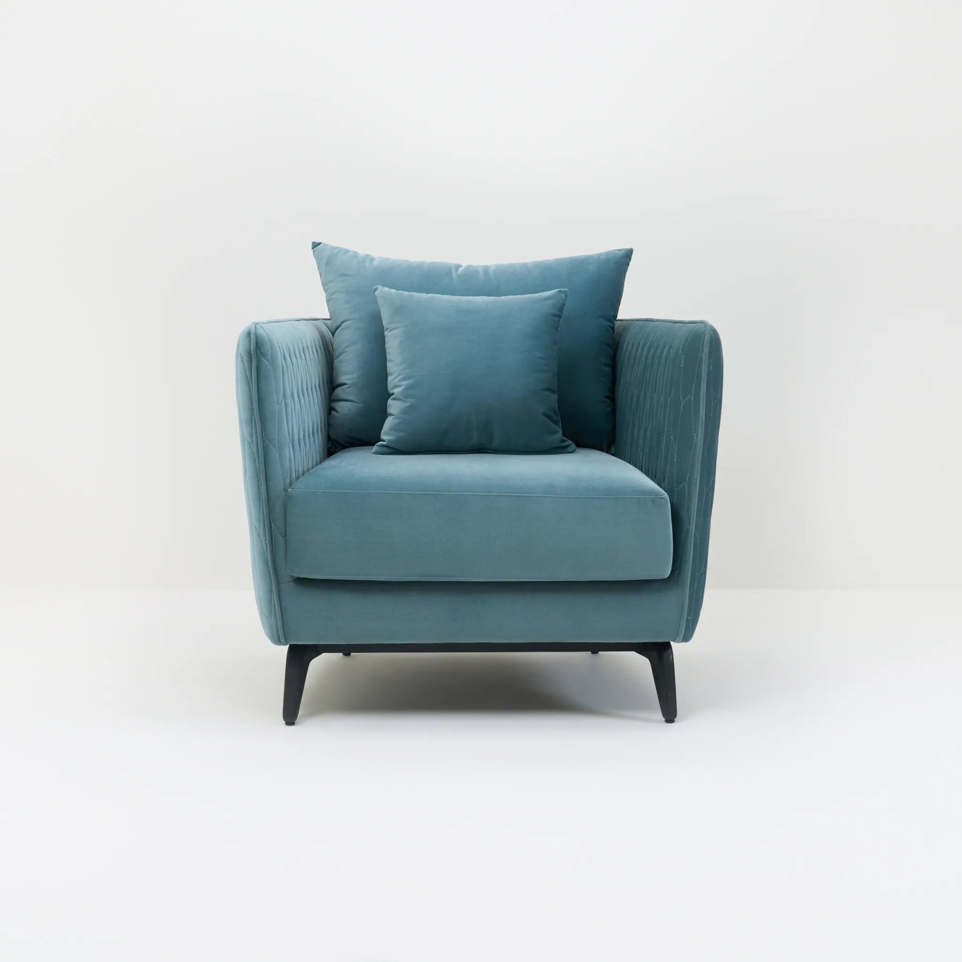 BRAED LOUNGE CHAIR