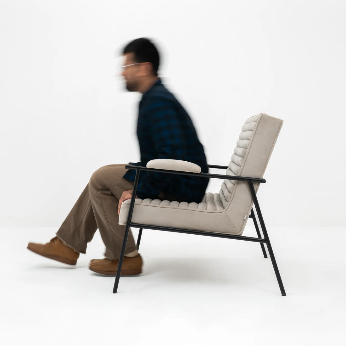 ZEPLIN LOUNGE CHAIR