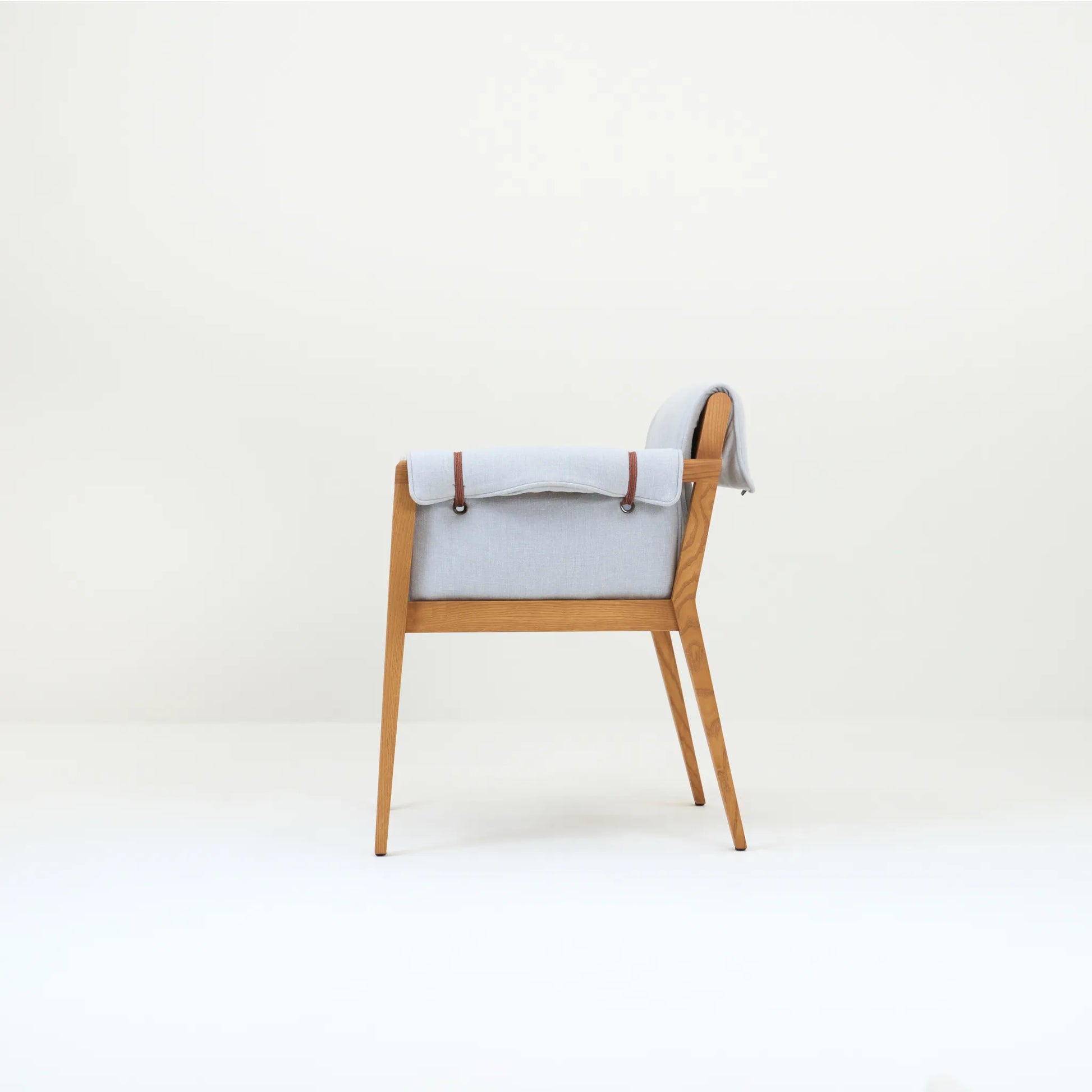LASSO CHAIR