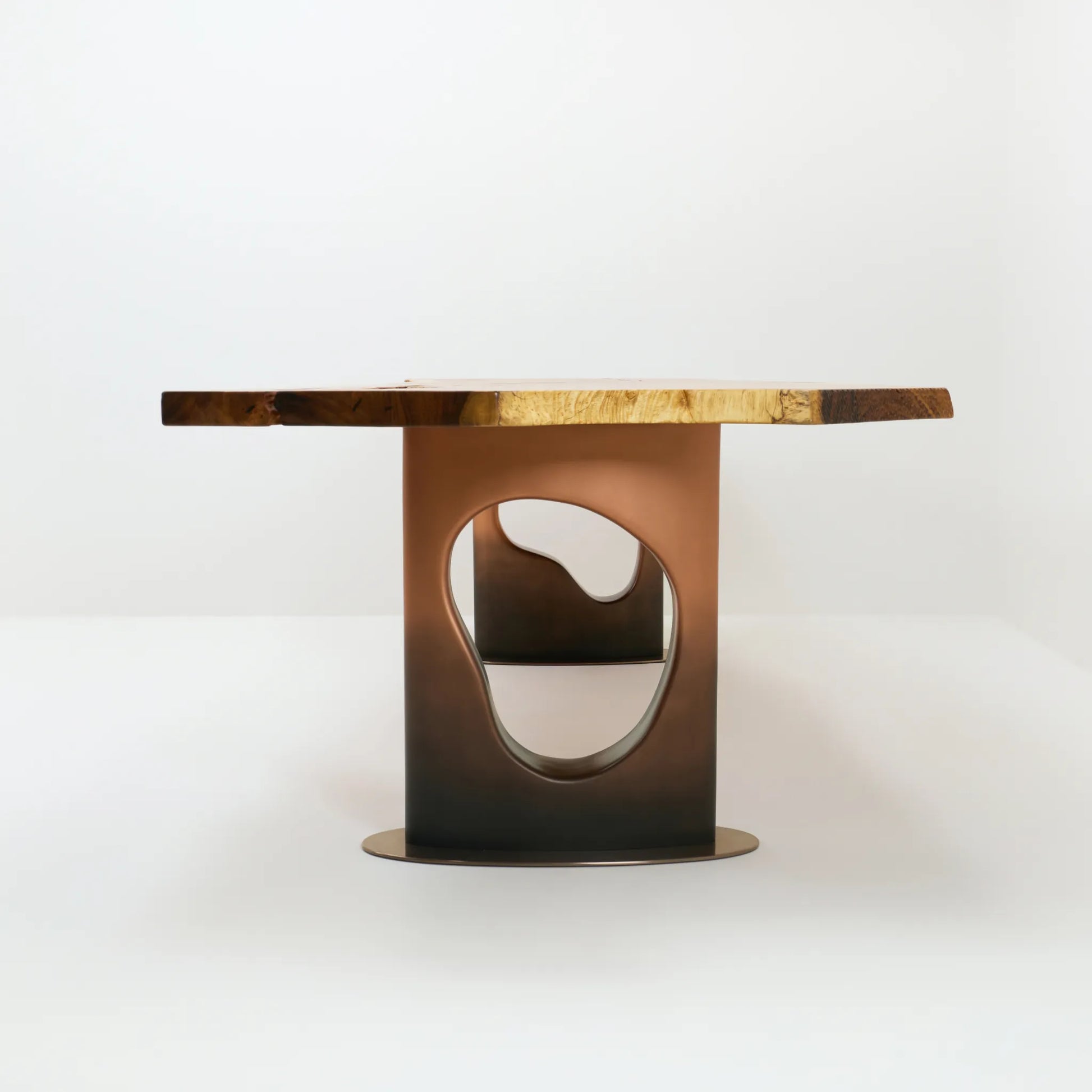 NANYUKI DINING TABLE