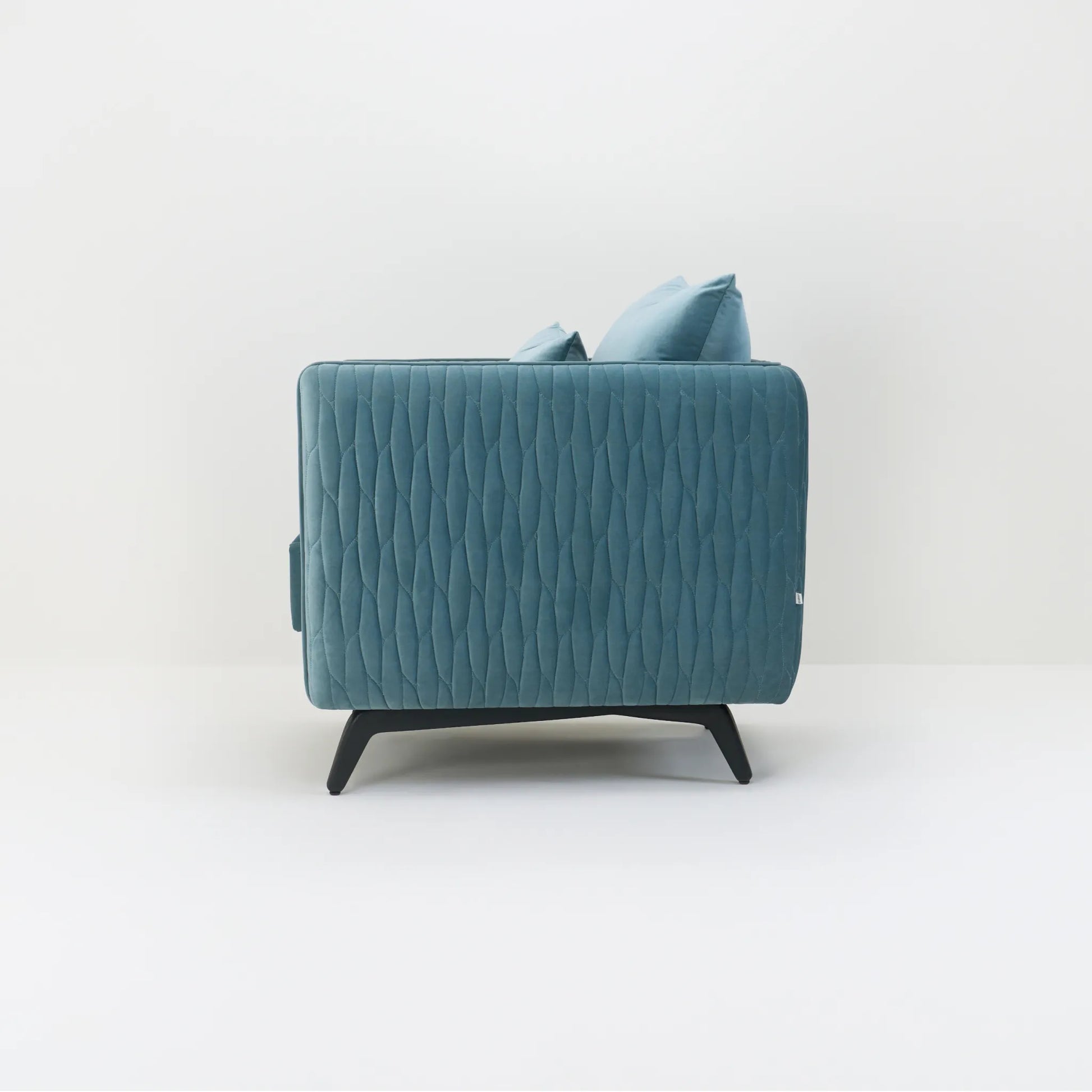 BRAED LOUNGE CHAIR