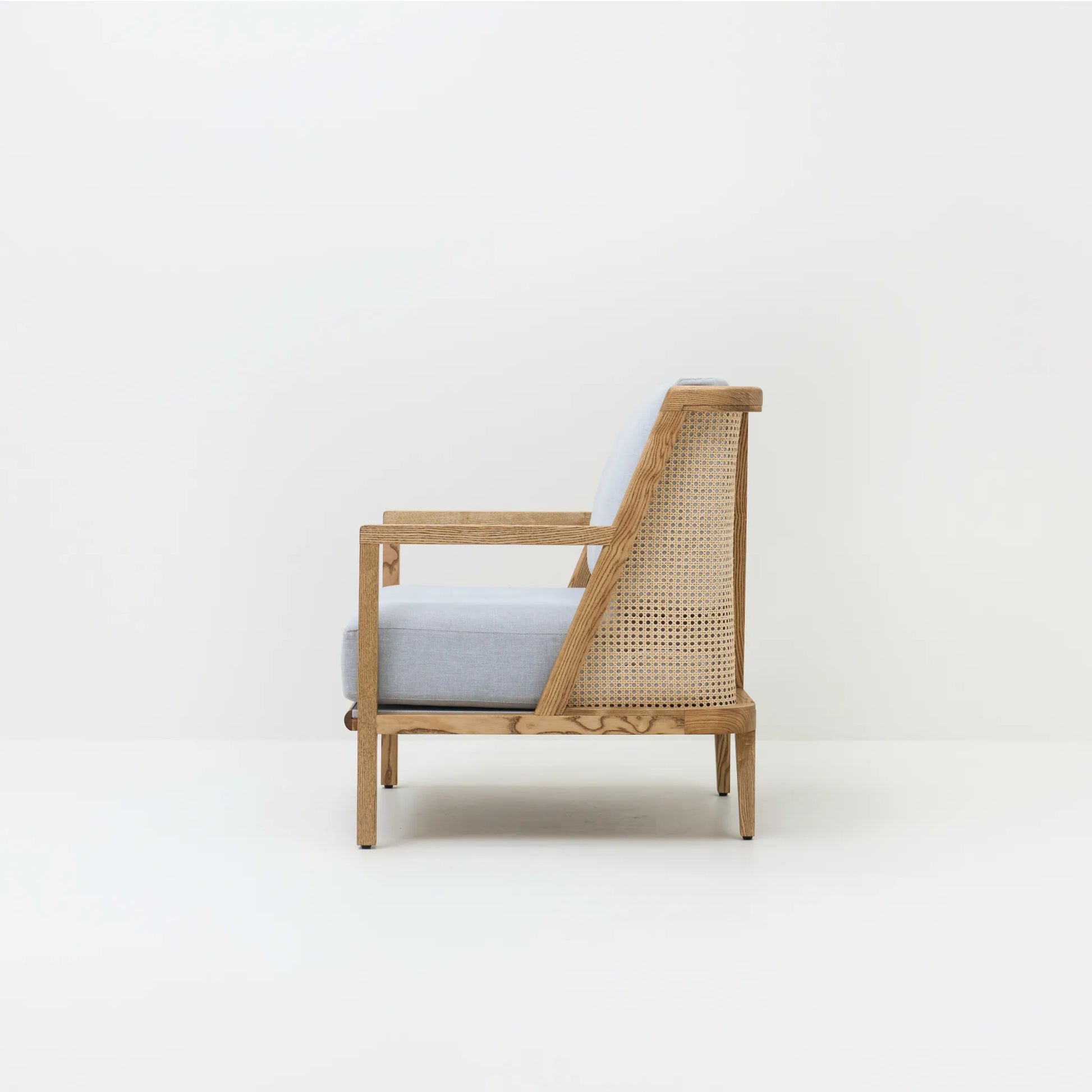 LIMA LOUNGE CHAIR