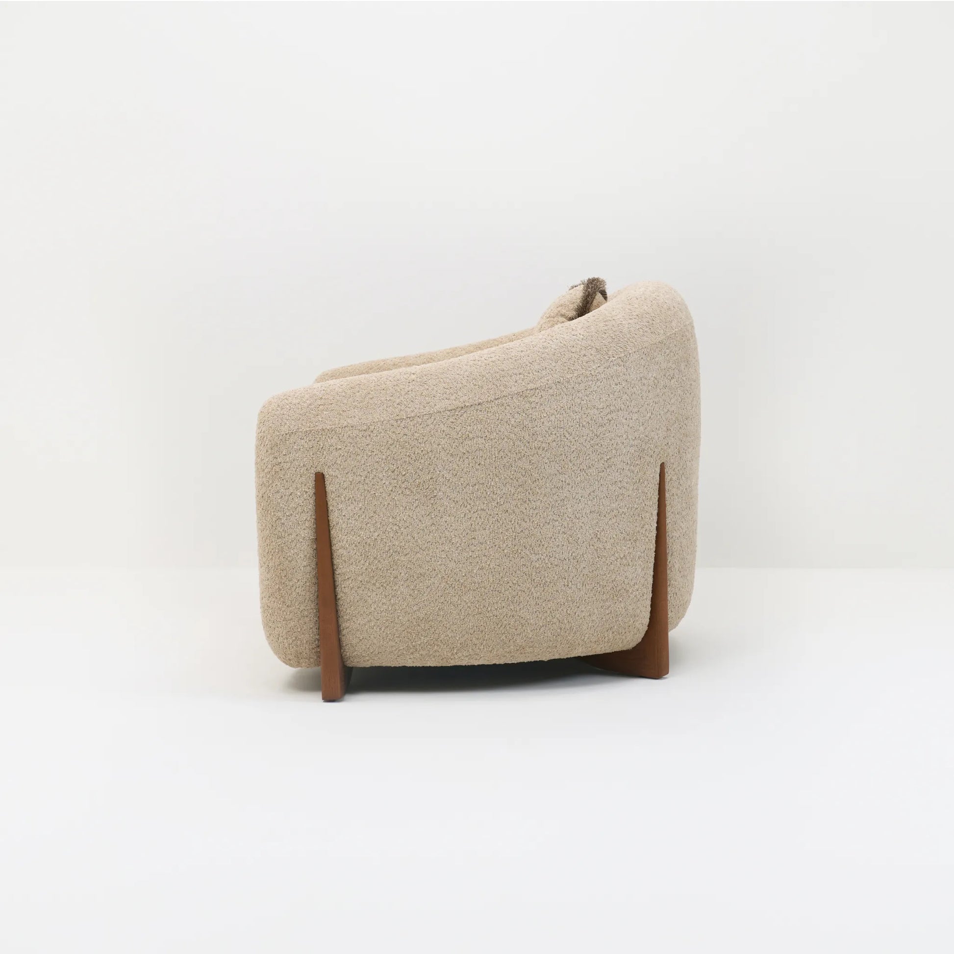 LYNX LOUNGE CHAIR