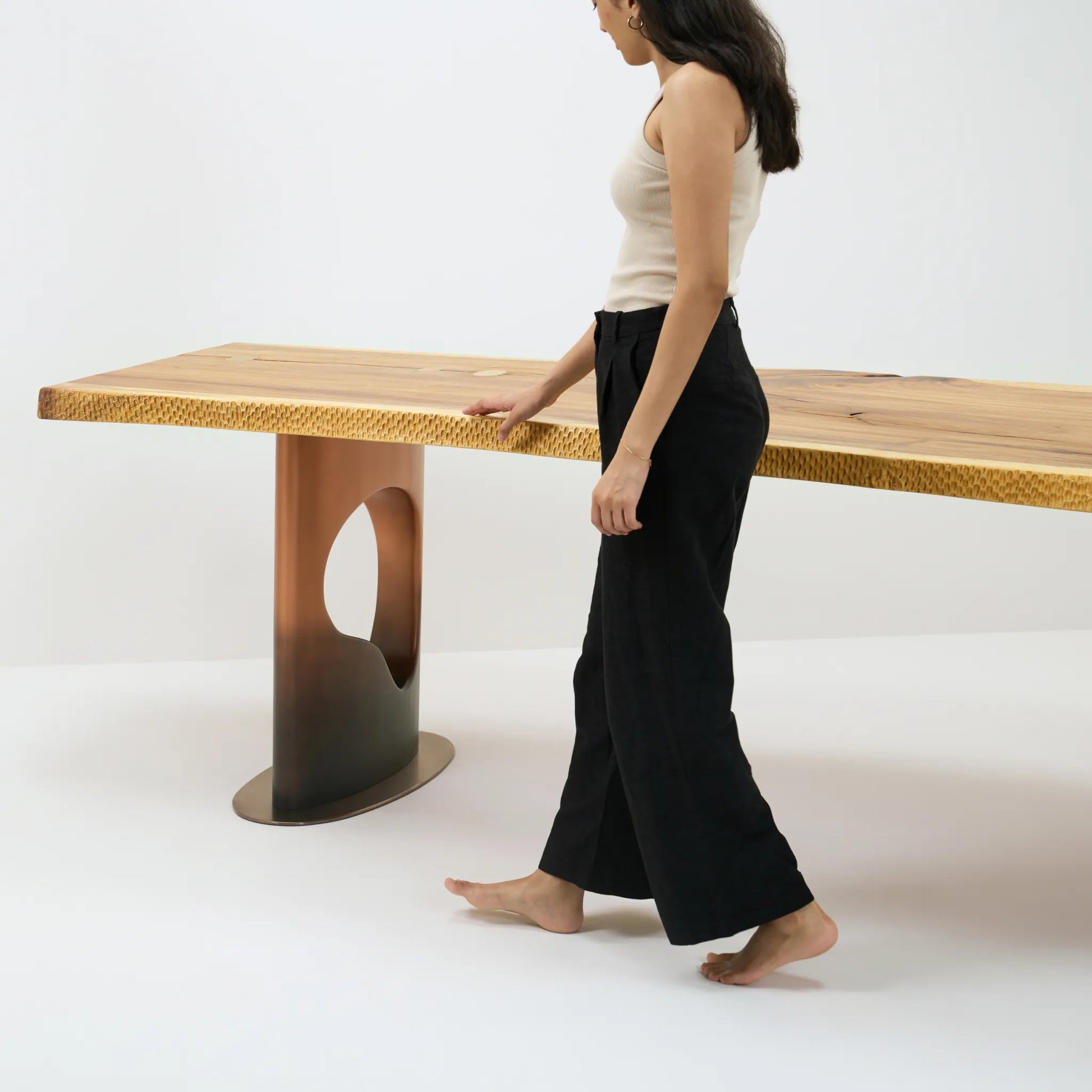 NANYUKI DINING TABLE