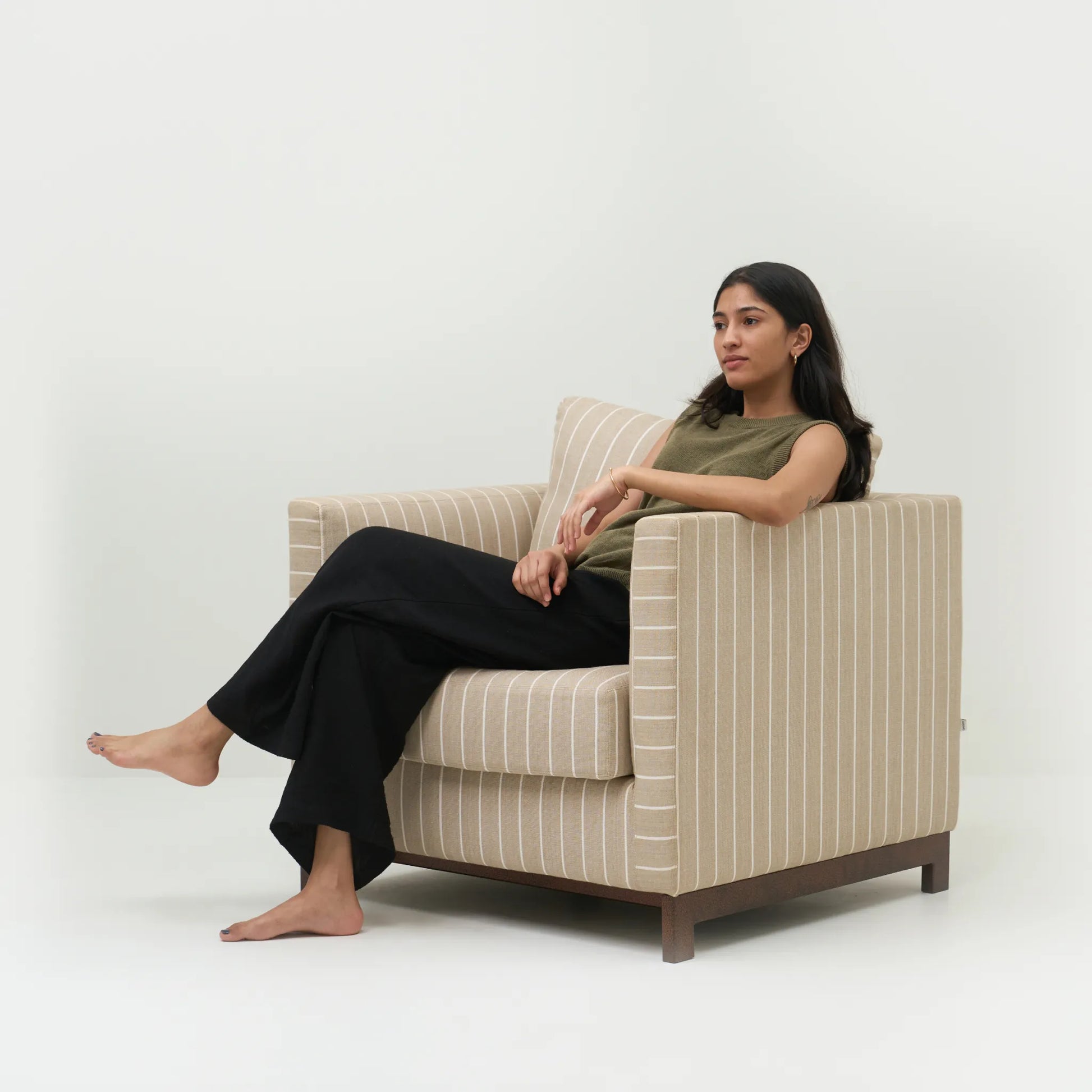 PABLO LOUNGE CHAIR