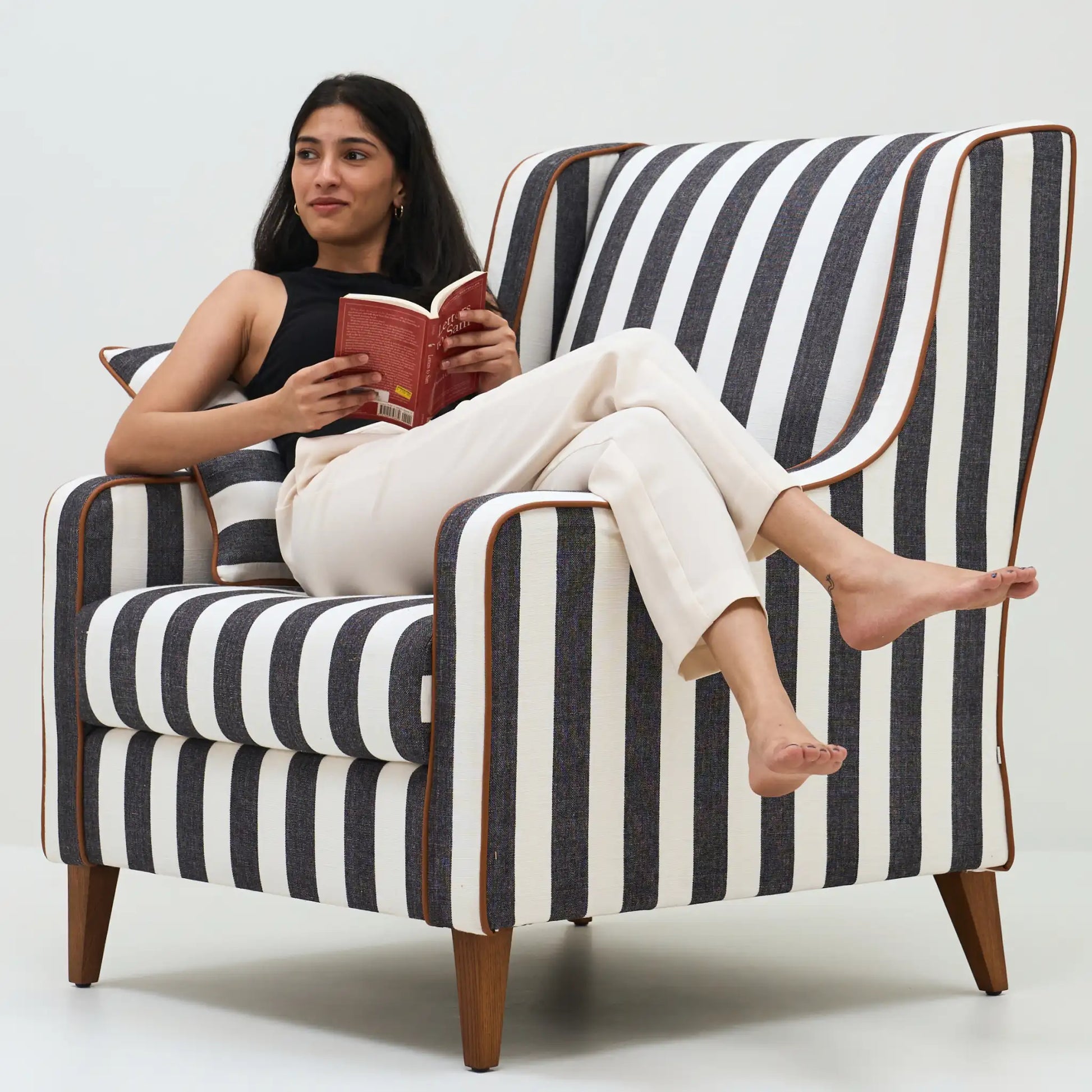 TEA LOUNGE CHAIR