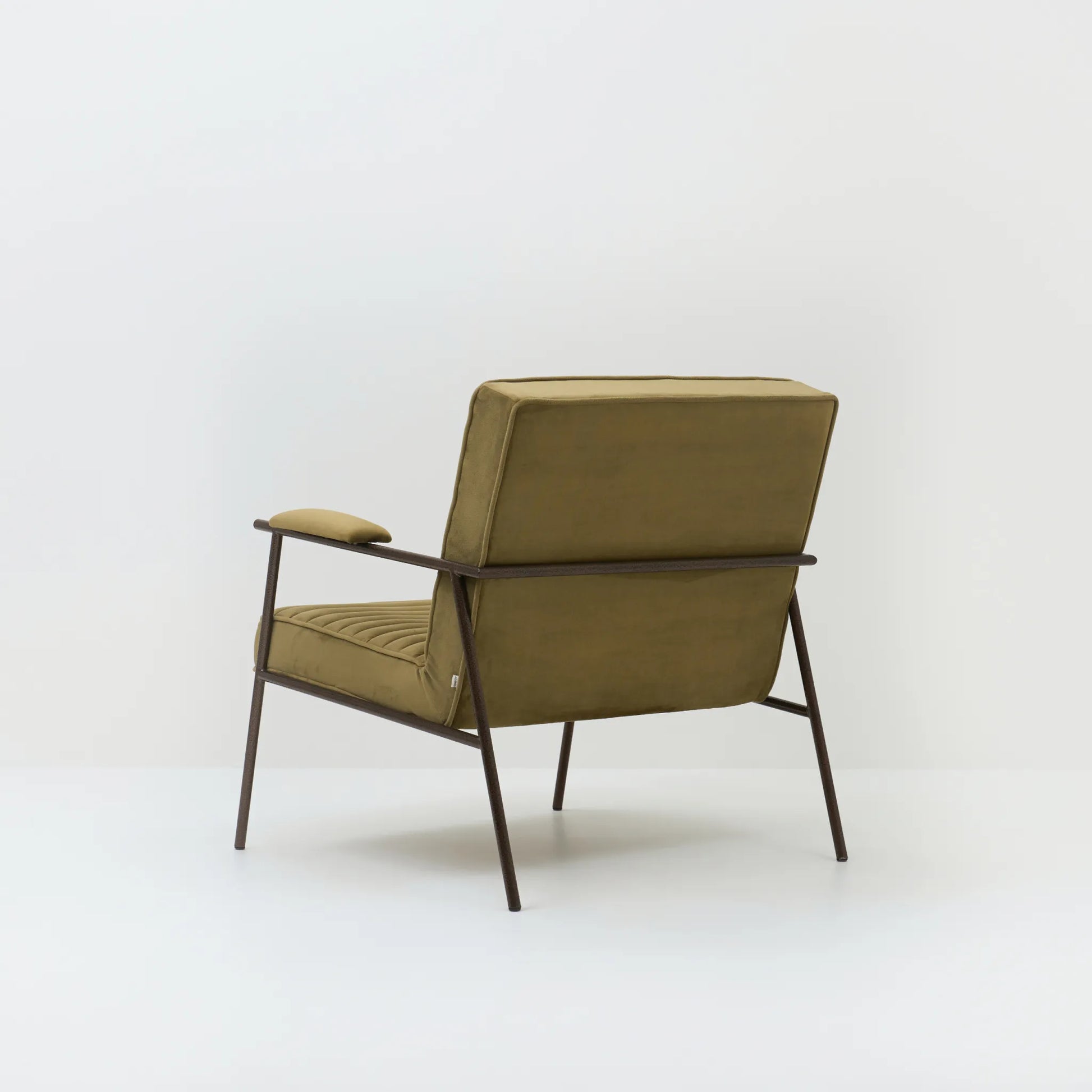 ZEPLIN LOUNGE CHAIR