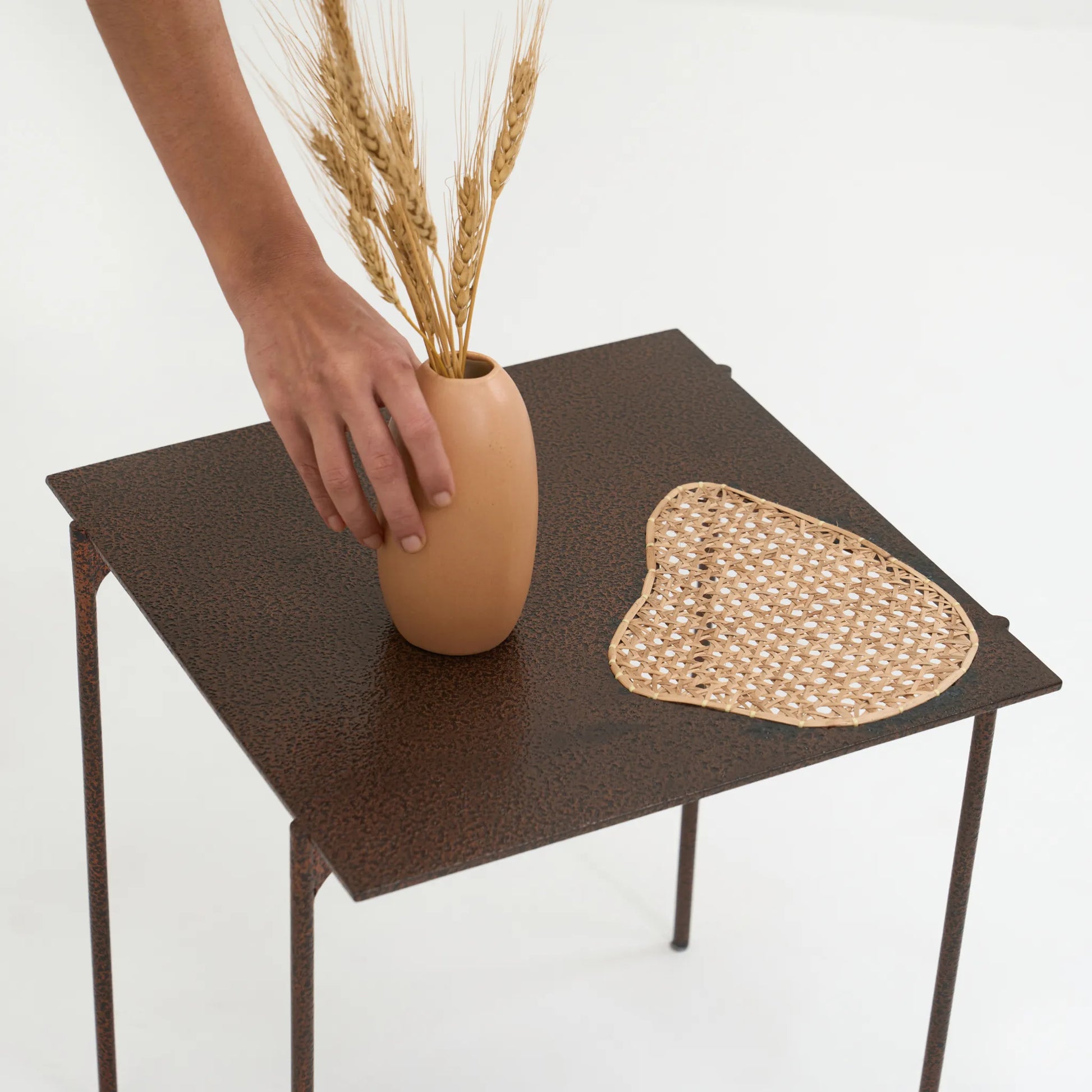 MOBO SQUARE SIDE TABLE