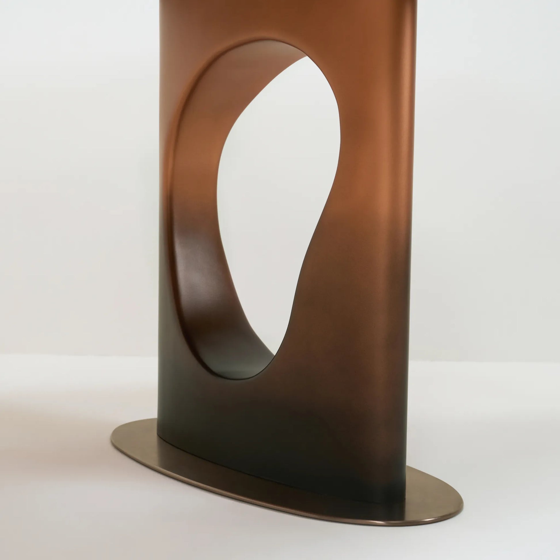 NANYUKI DINING TABLE