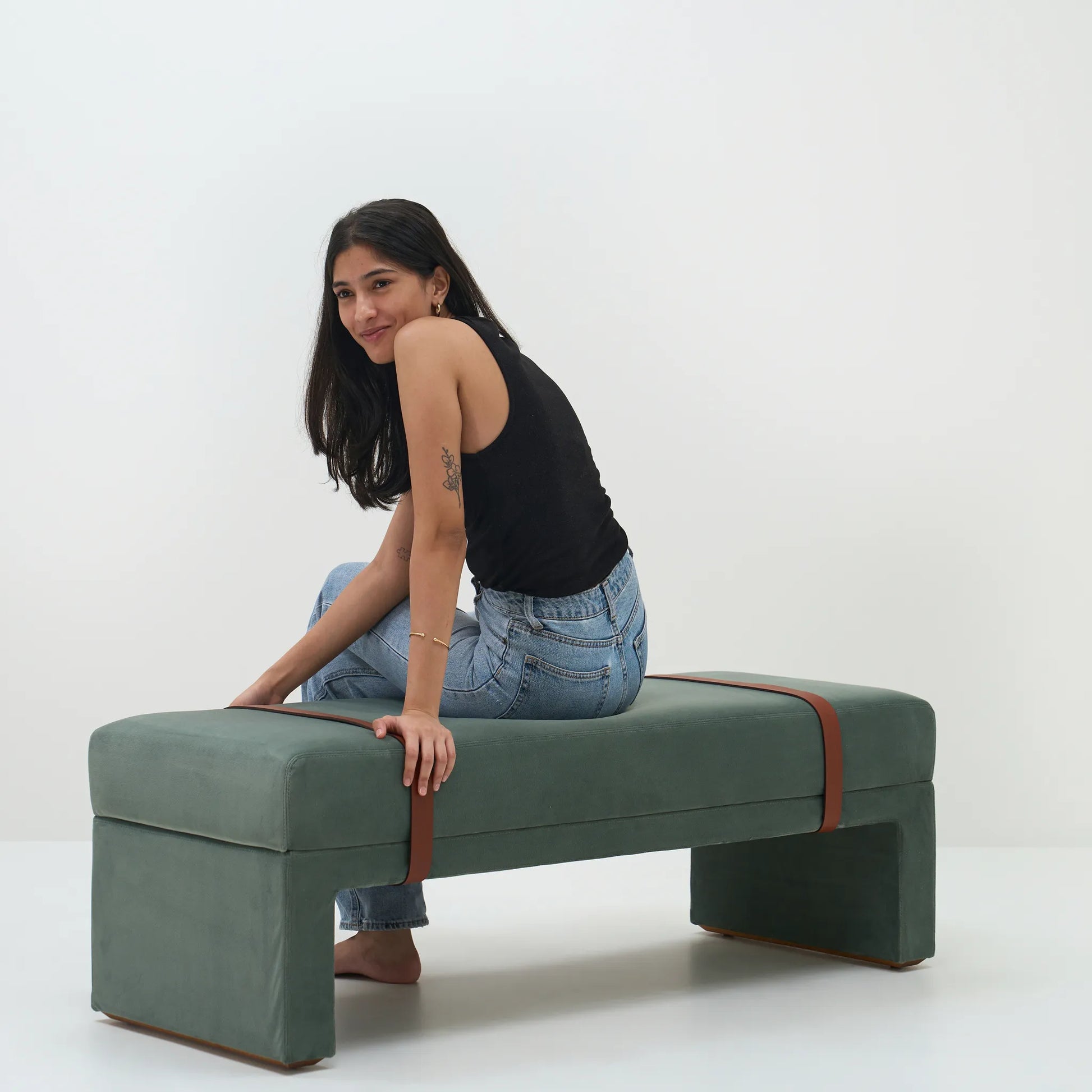 WRAP-TYE OTTOMAN