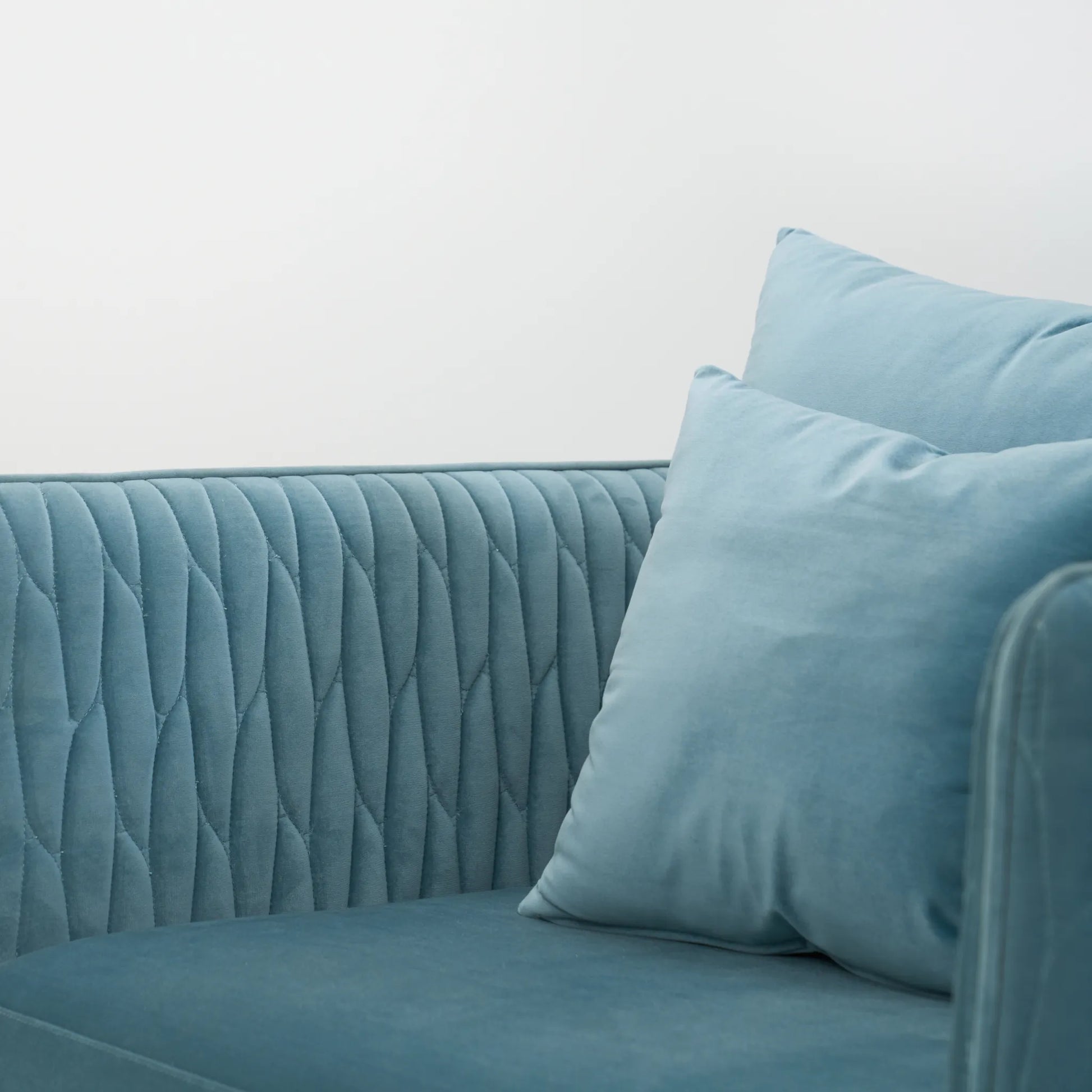 BRAED LOUNGE CHAIR