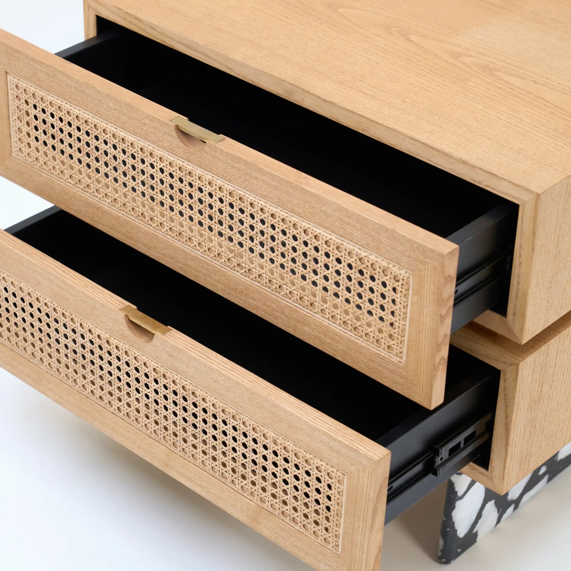 MARLAGO SIDE TABLE