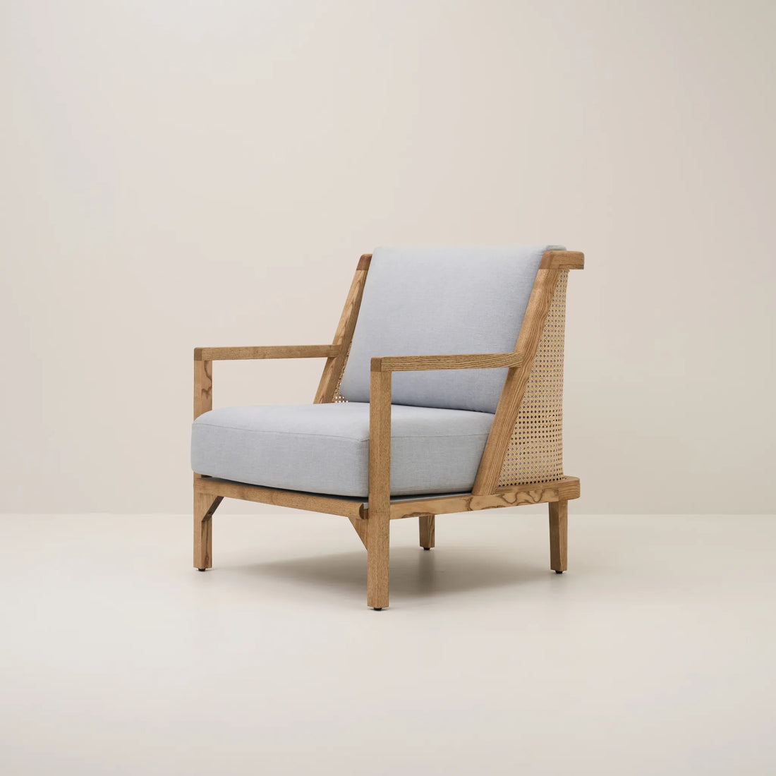 LIMA LOUNGE CHAIR