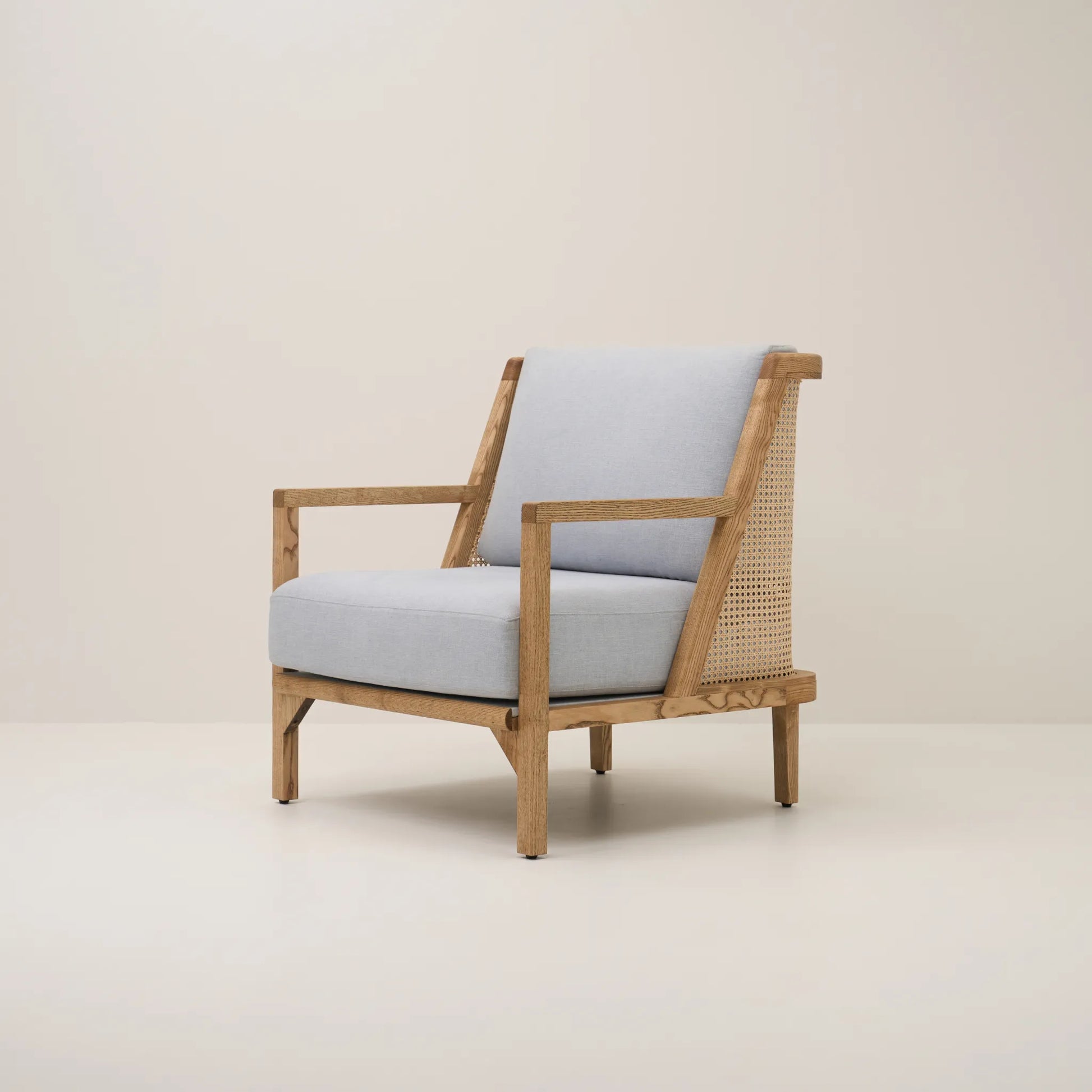 LIMA LOUNGE CHAIR