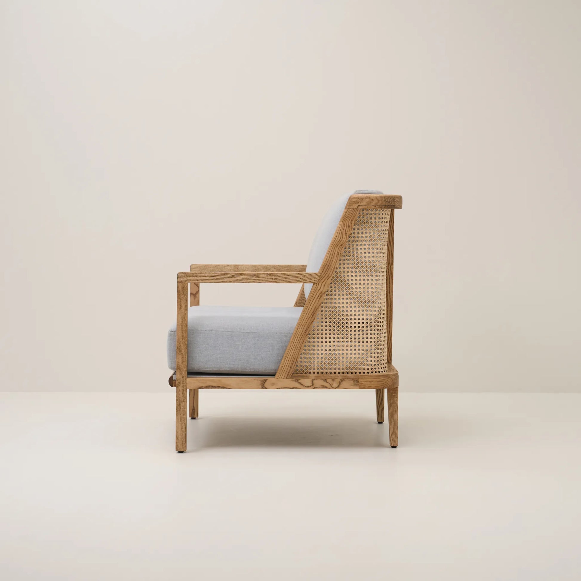LIMA LOUNGE CHAIR