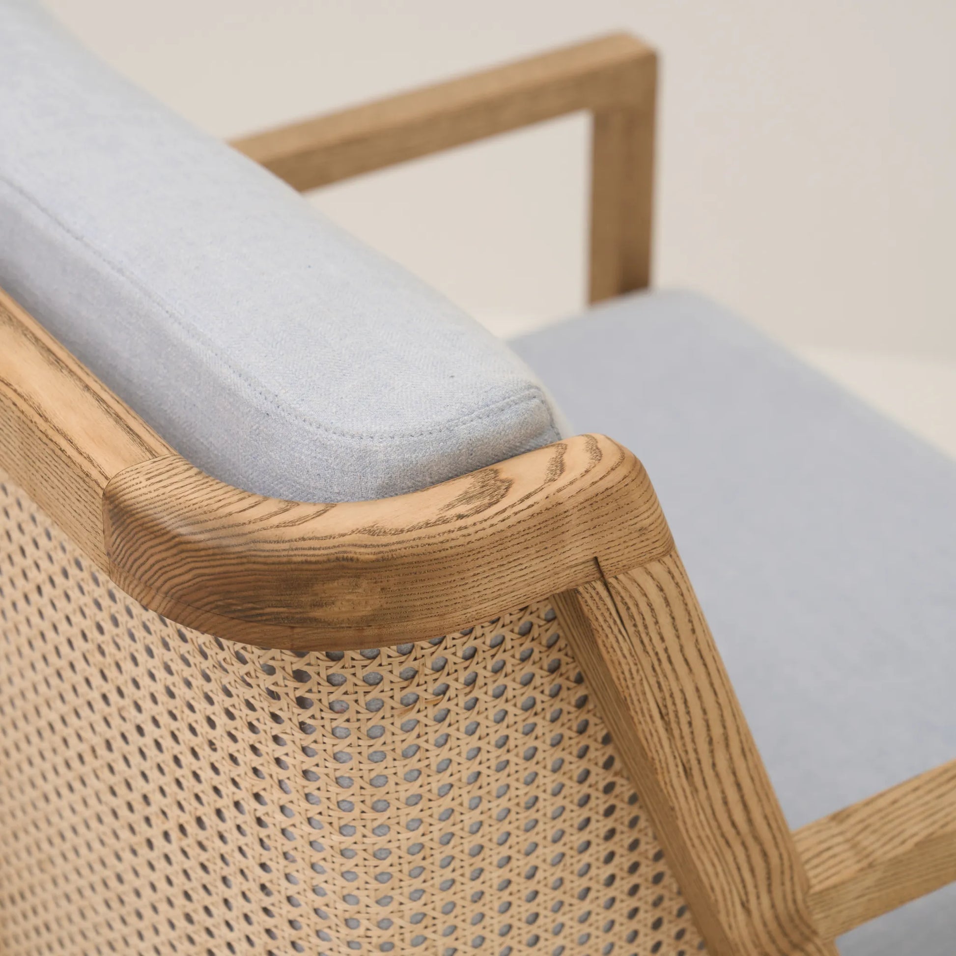 LIMA LOUNGE CHAIR