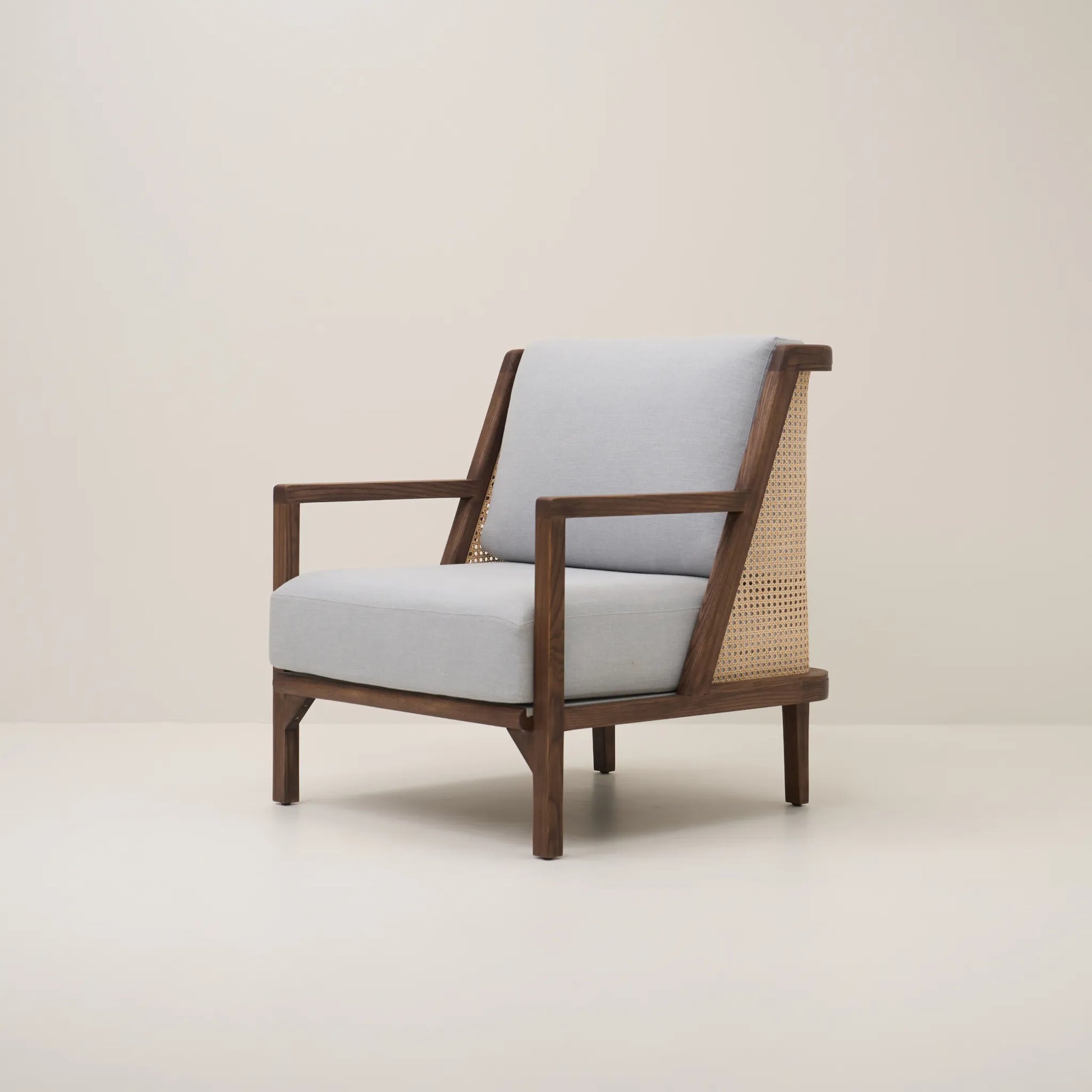 LIMA LOUNGE CHAIR