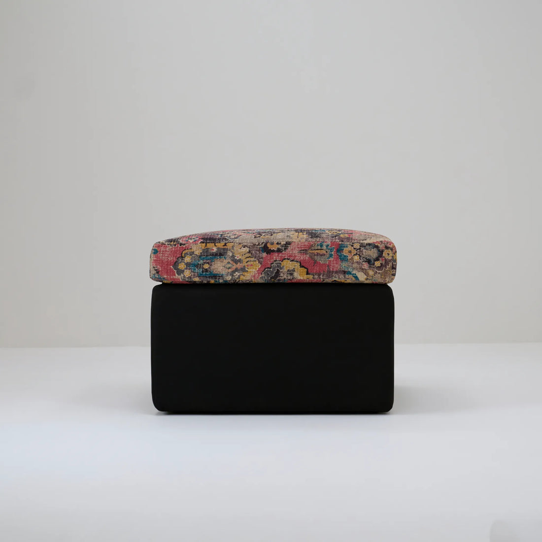MADDOX FOOTSTOOL