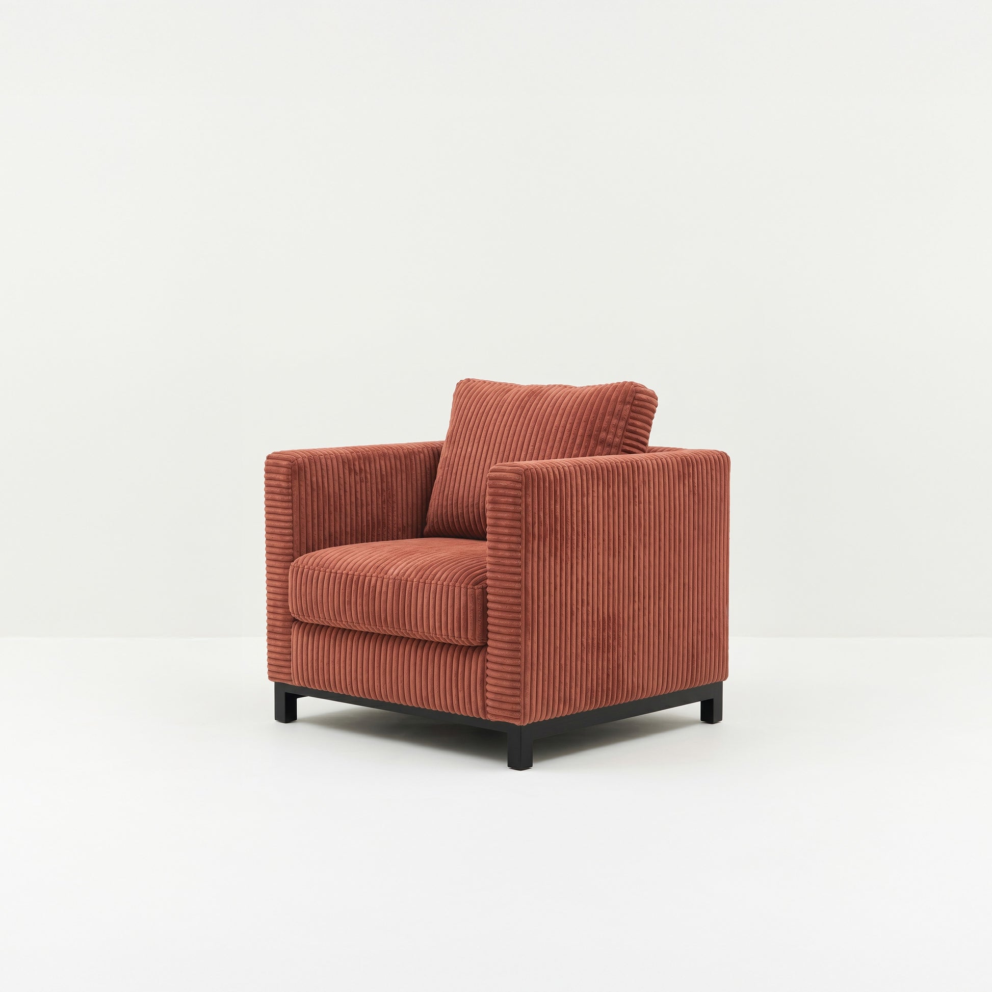 PABLO LOUNGE CHAIR