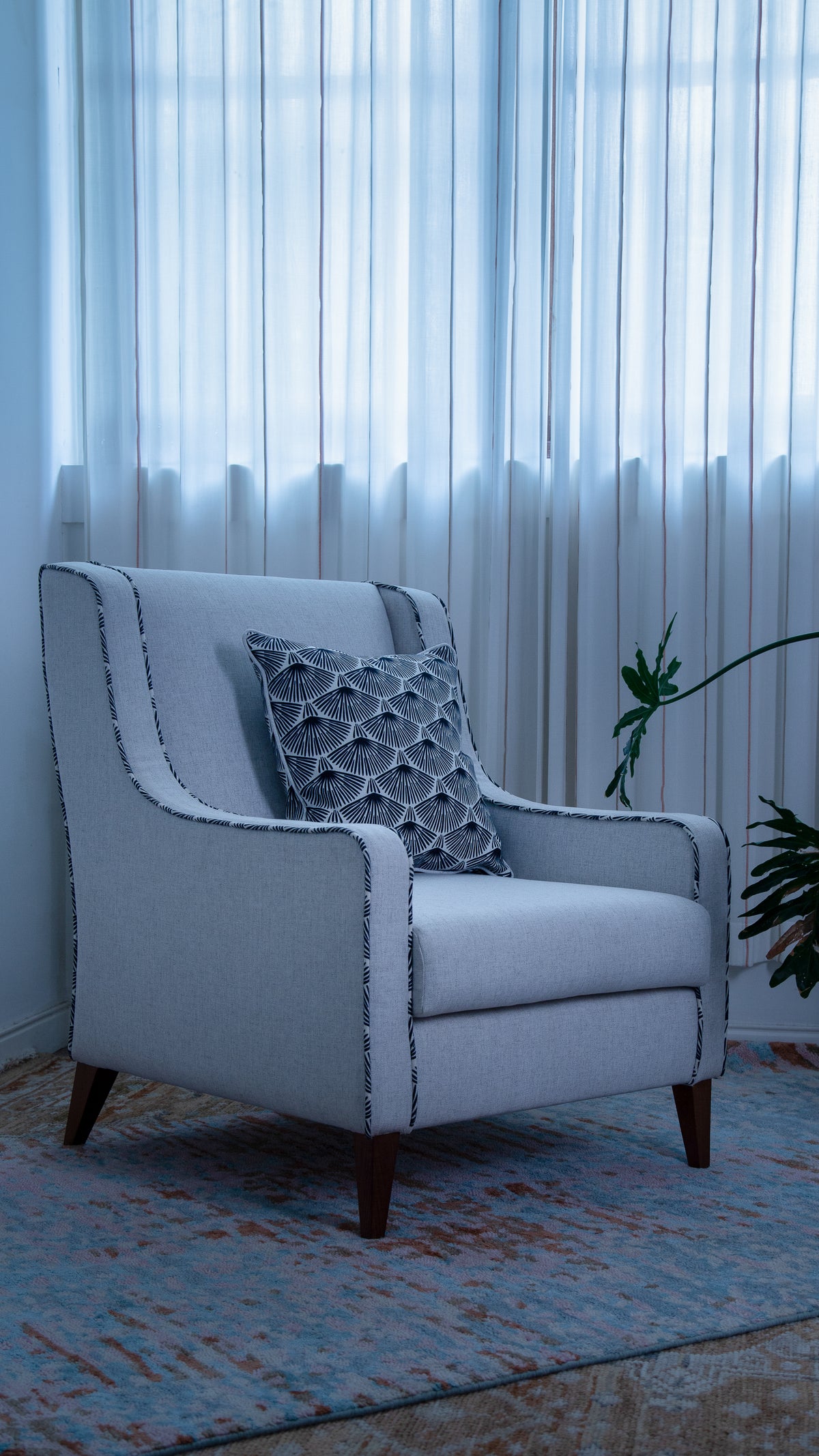 TEA LOUNGE CHAIR