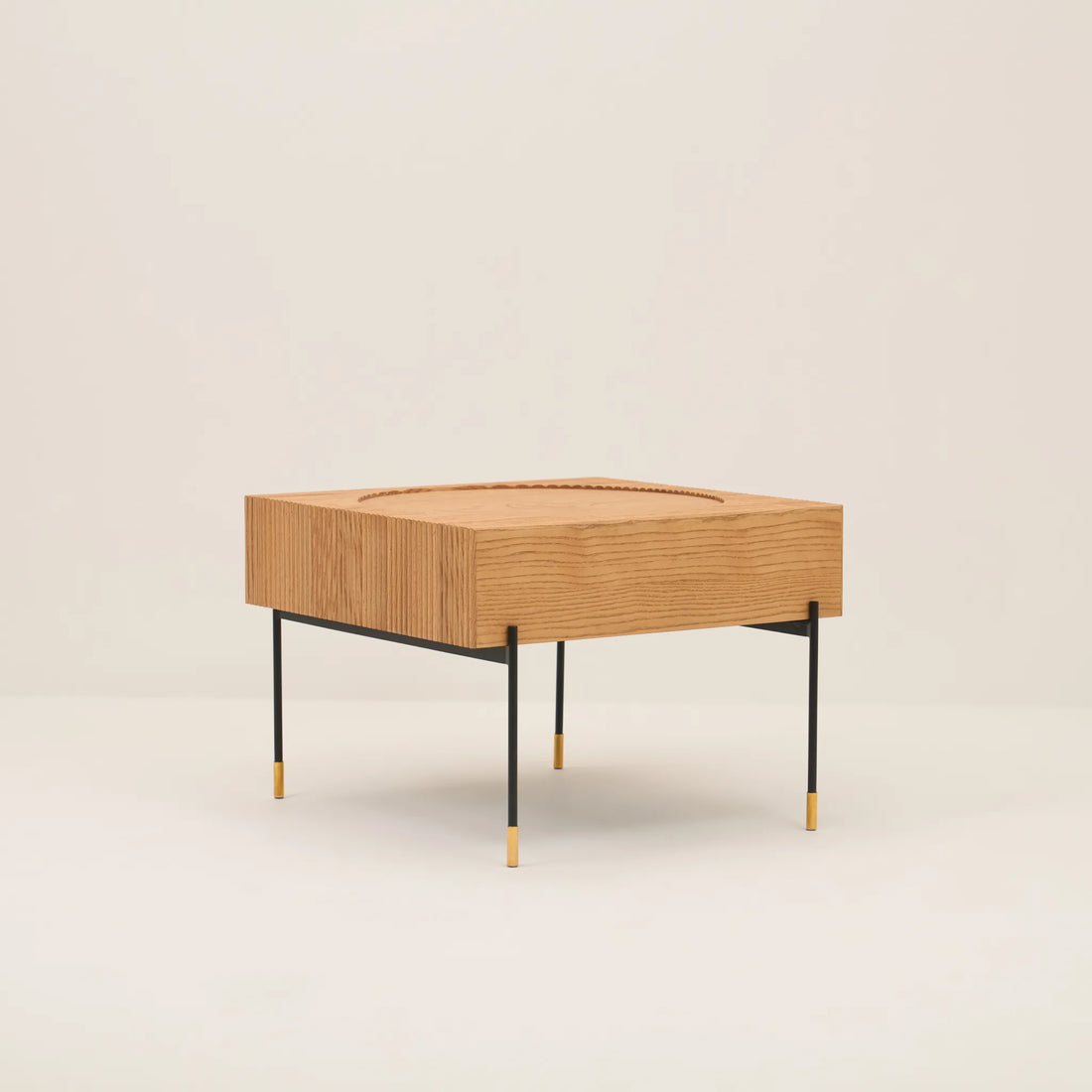 TREBLE COFFEE TABLE