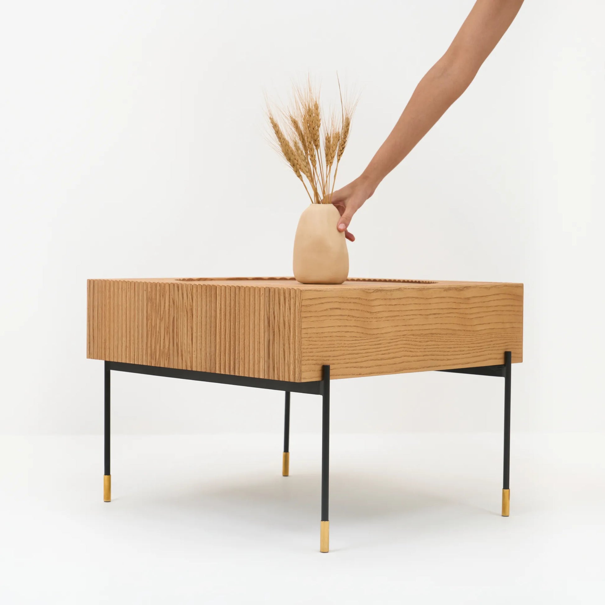 TREBLE COFFEE TABLE