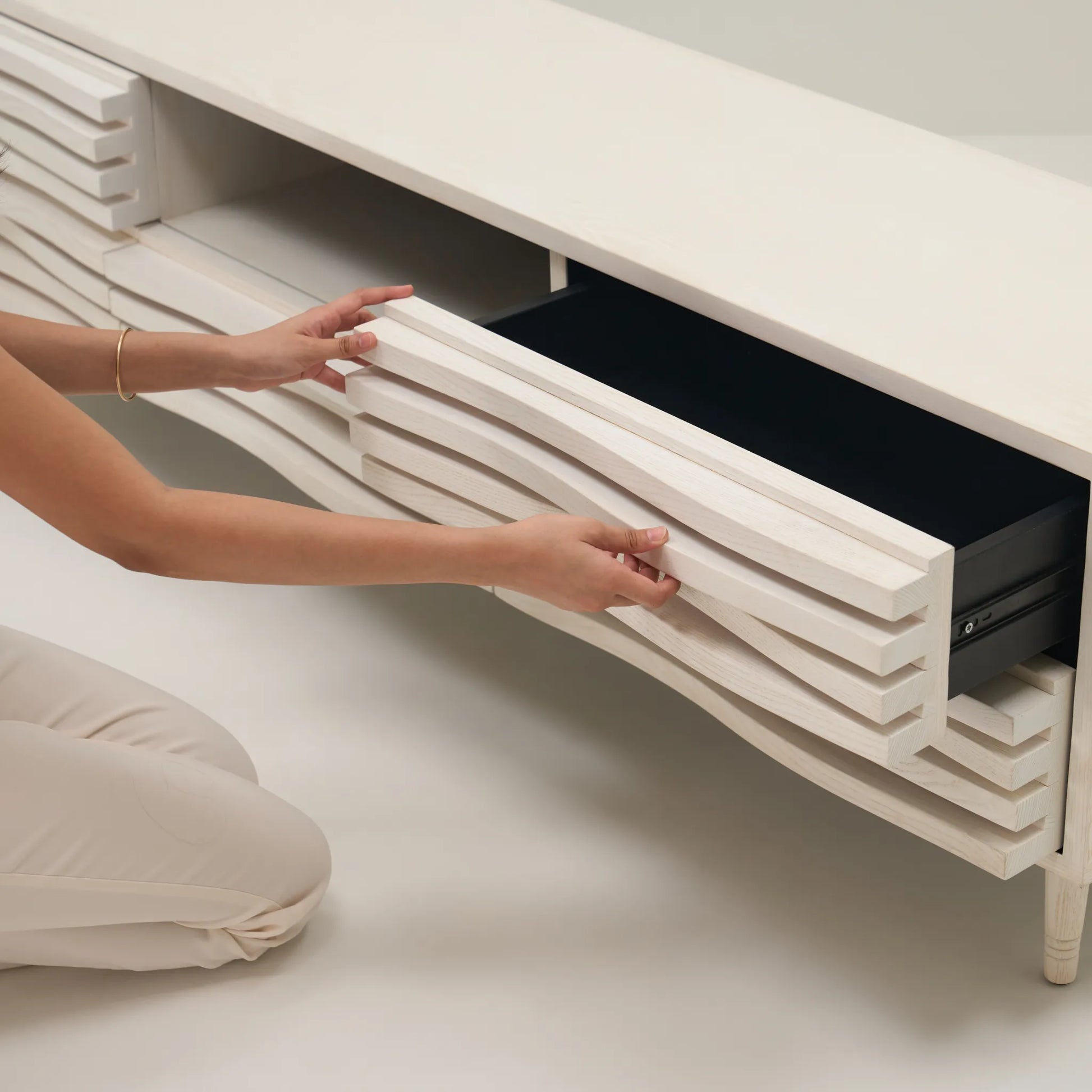 WAYVE TV CONSOLE
