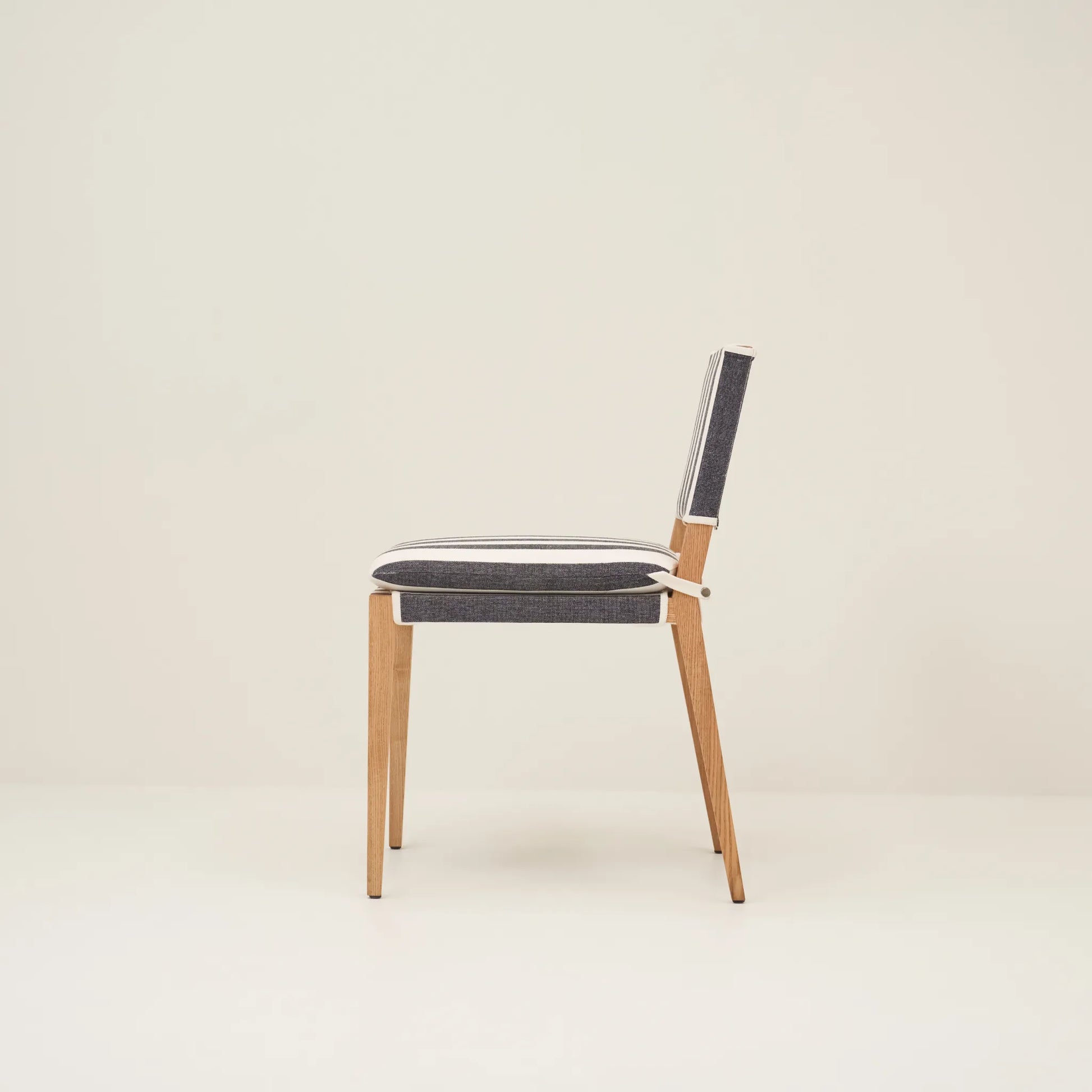 YANA CHAIR