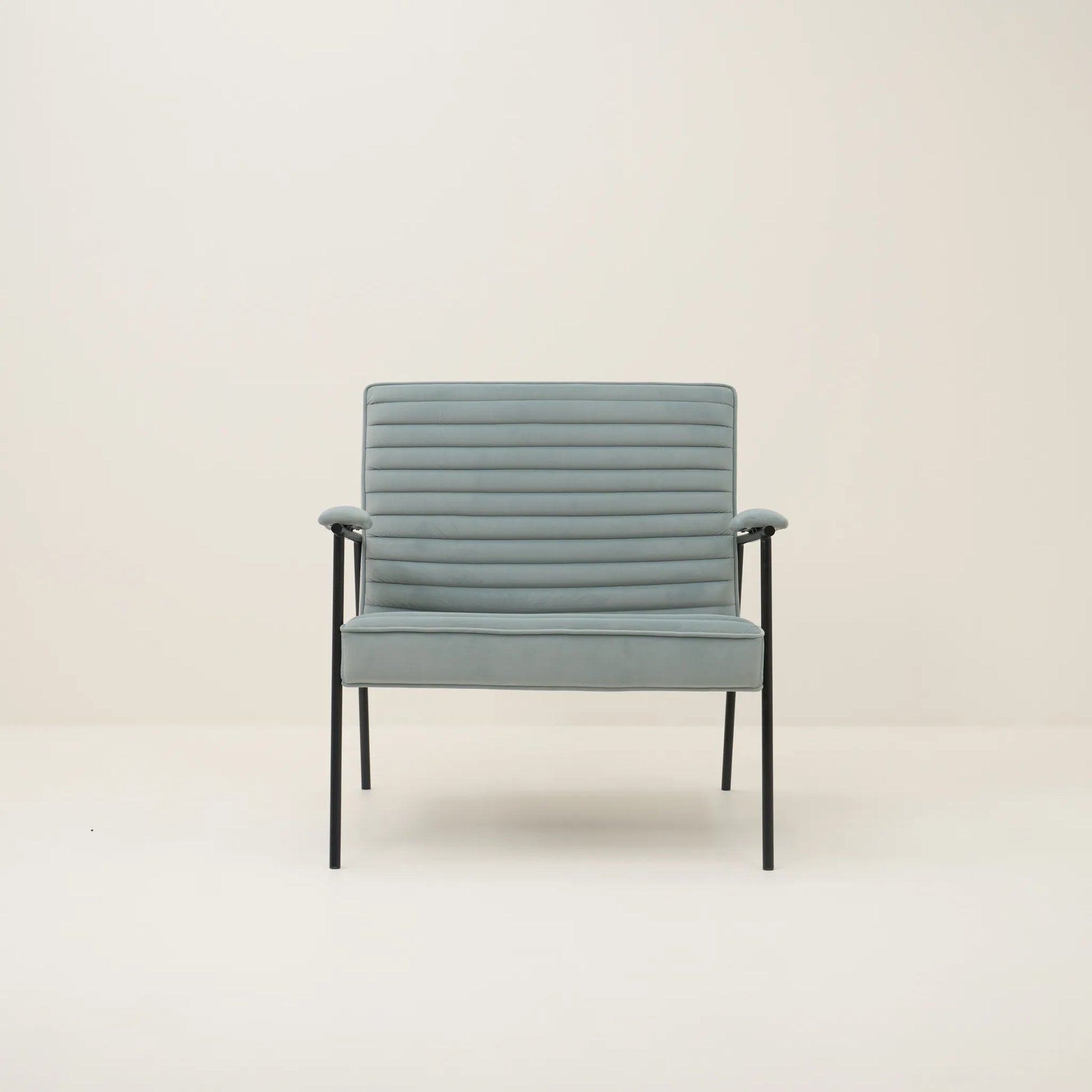 ZEPLIN LOUNGE CHAIR