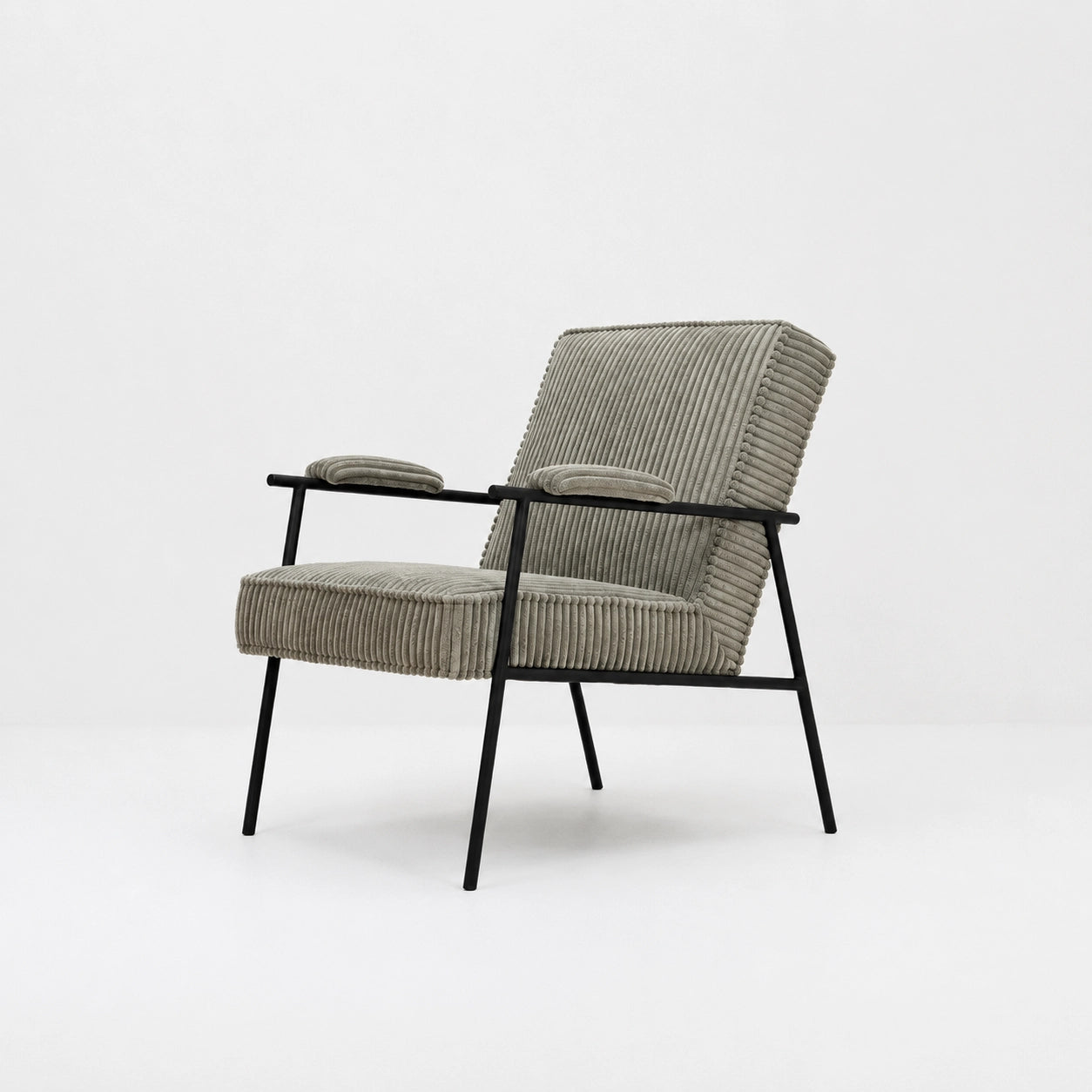 ZEPLIN LOUNGE CHAIR | COMPACT
