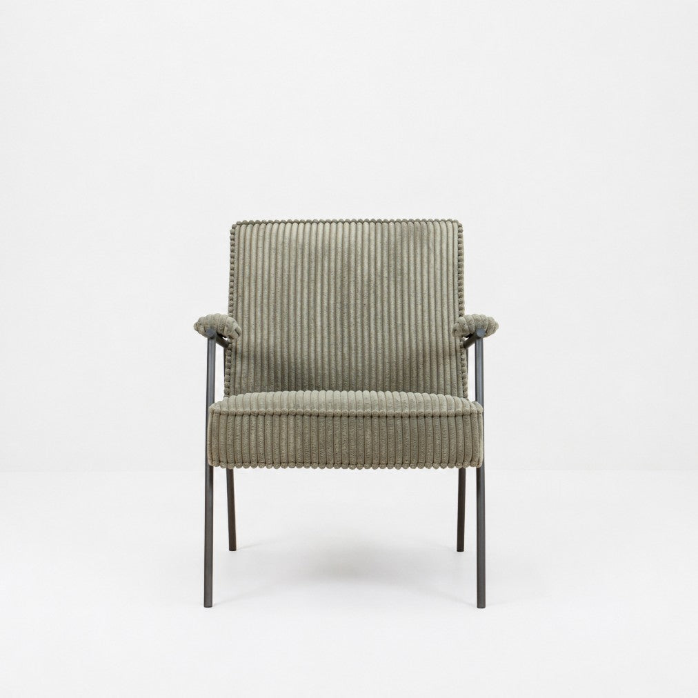 ZEPLIN LOUNGE CHAIR | COMPACT