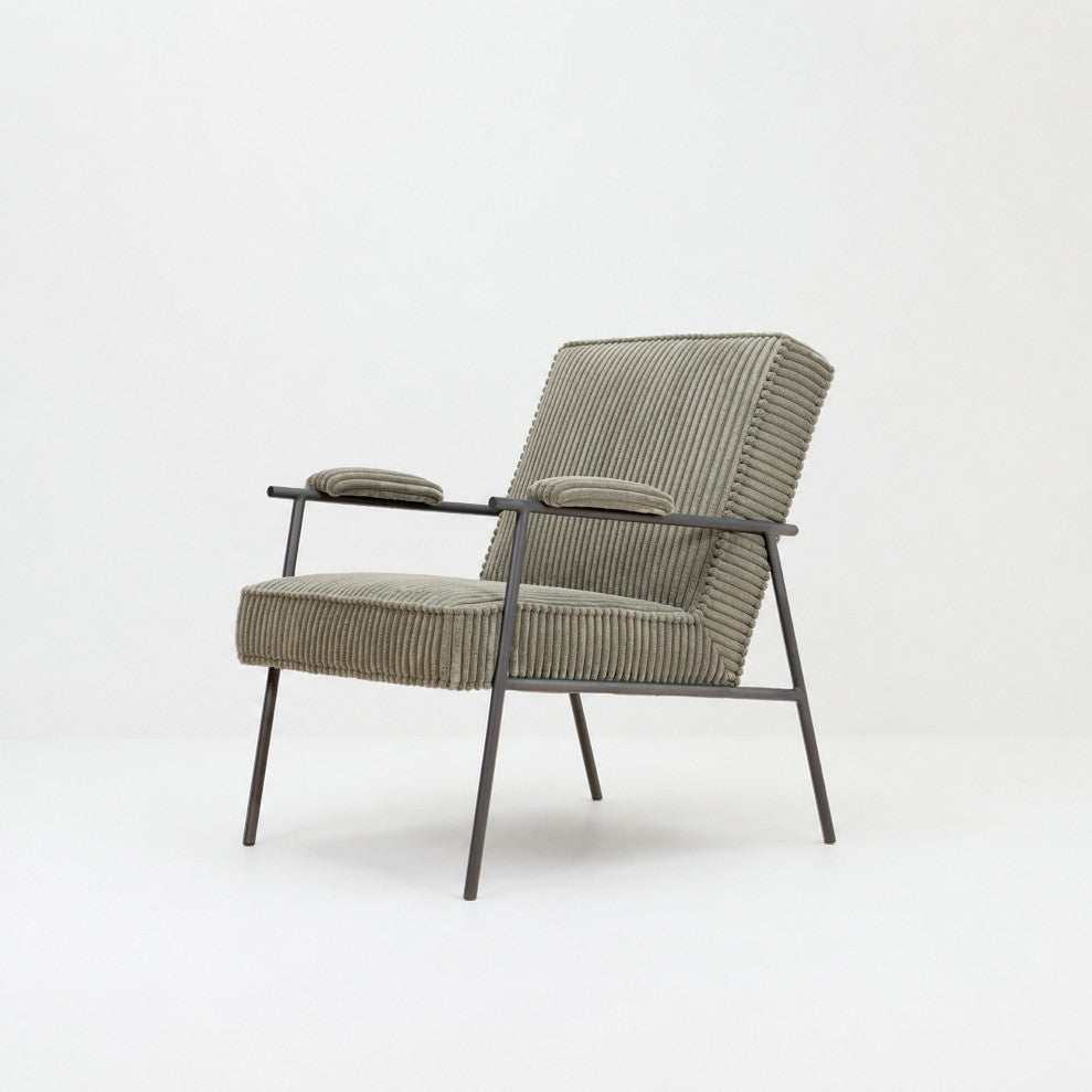 ZEPLIN LOUNGE CHAIR | COMPACT