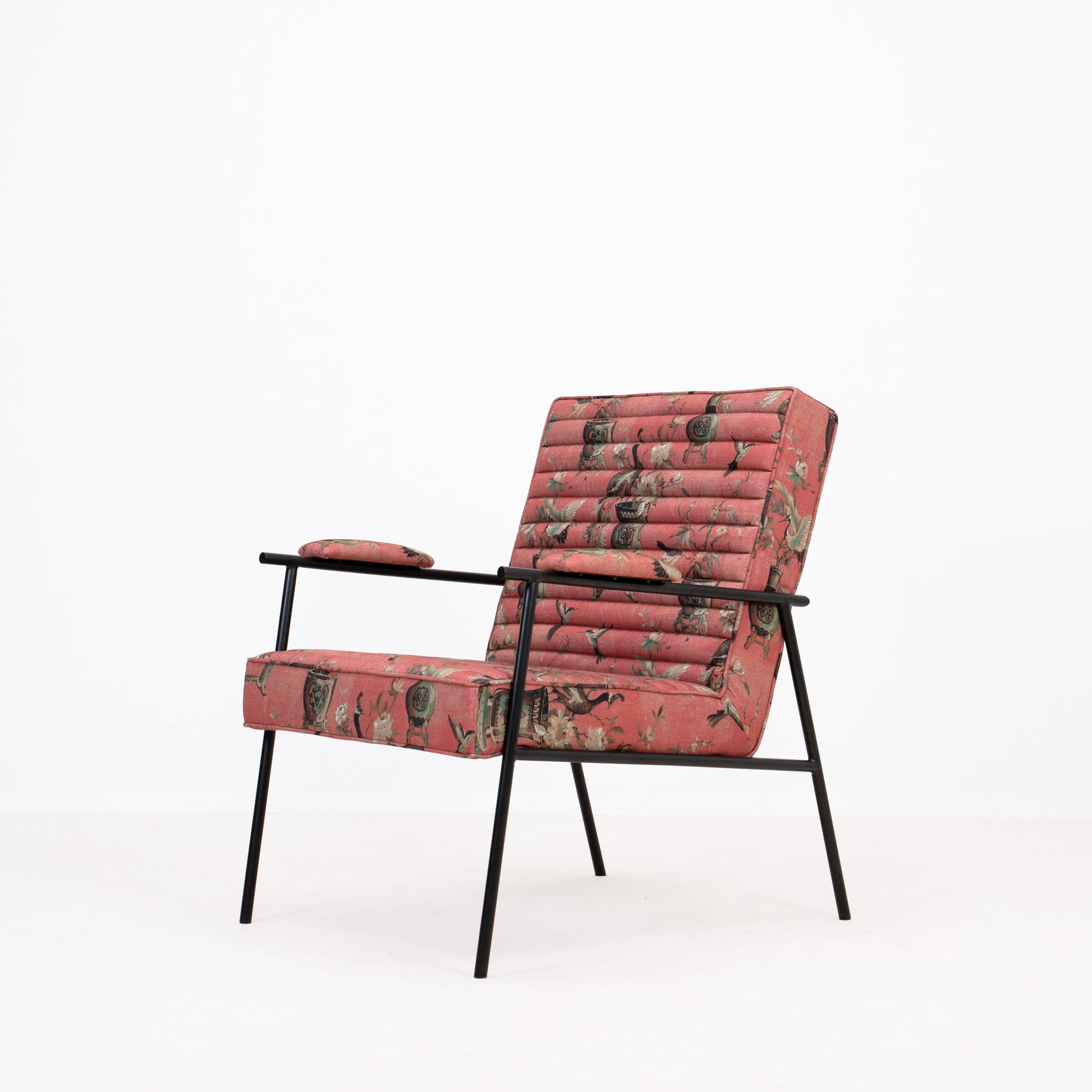 ZEPLIN LOUNGE CHAIR | COMPACT