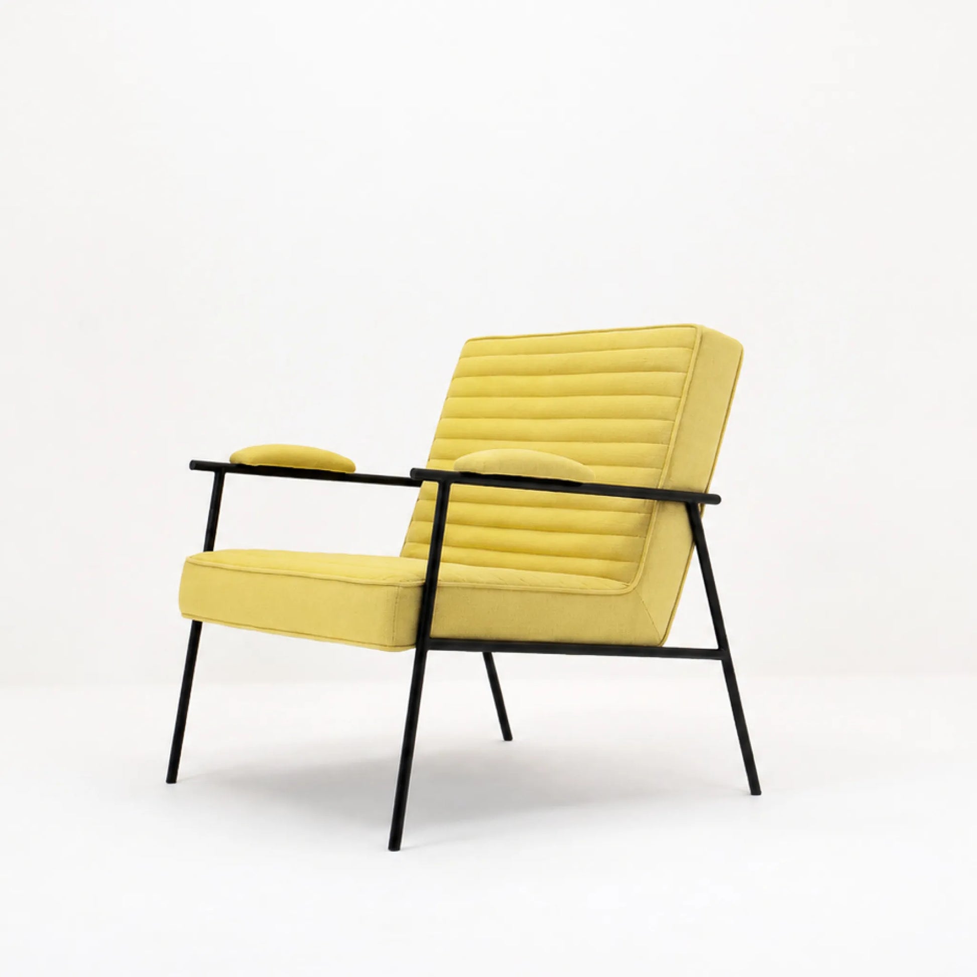 ZEPLIN LOUNGE CHAIR